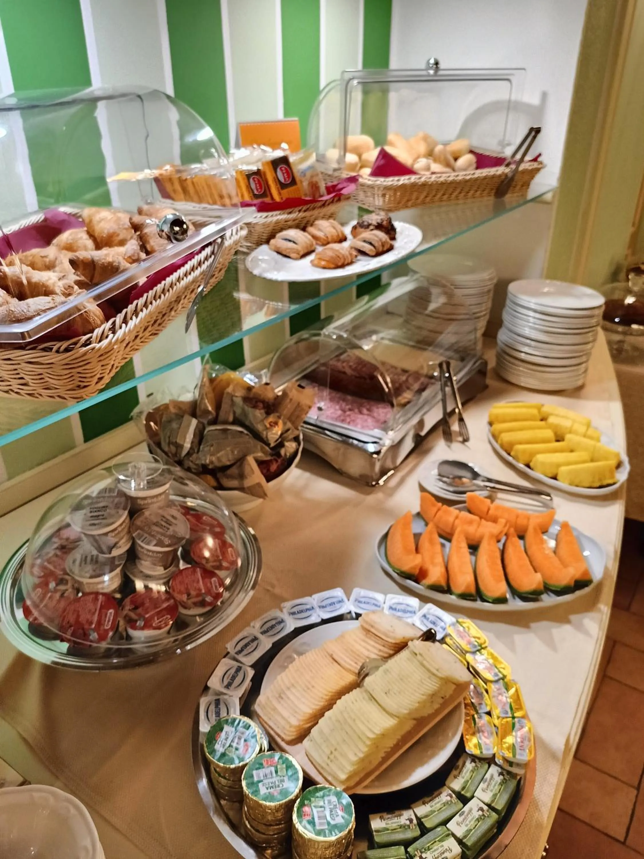 Buffet breakfast in Hotel Borgo Antico