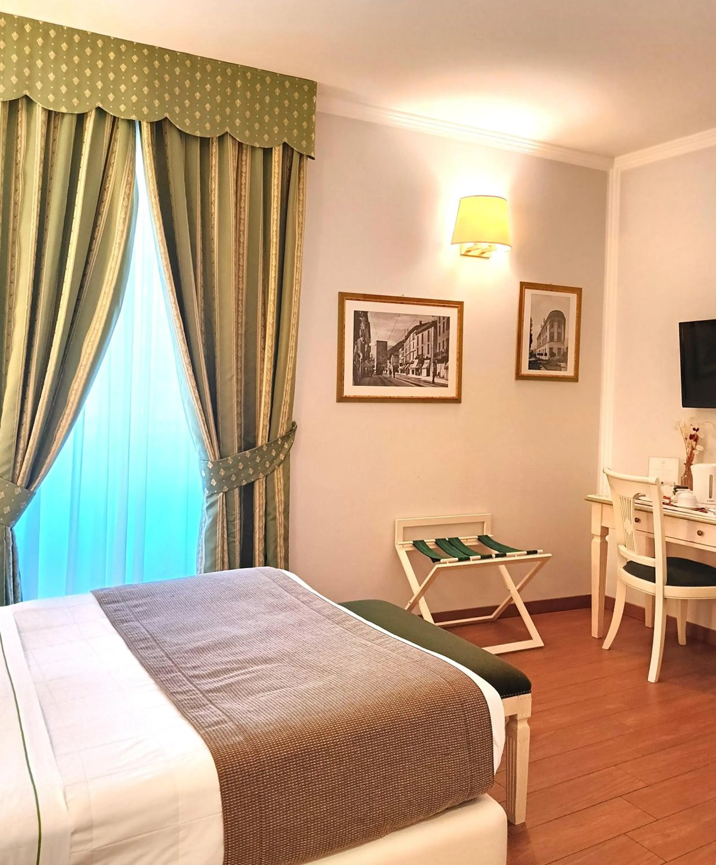 Bedroom, Bed in Hotel Borgo Antico