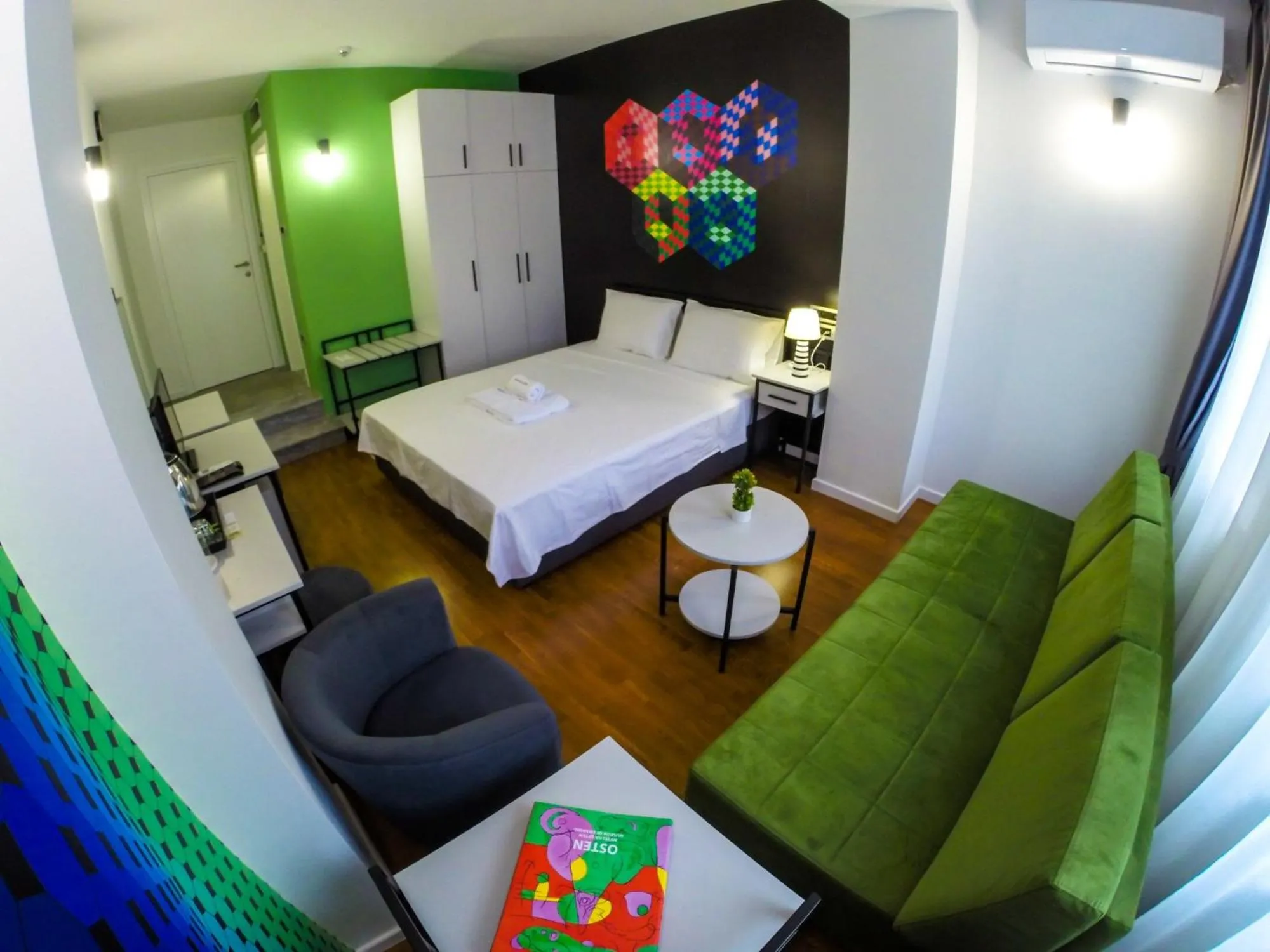 Photo of the whole room, Bed in Osten Art Hotel