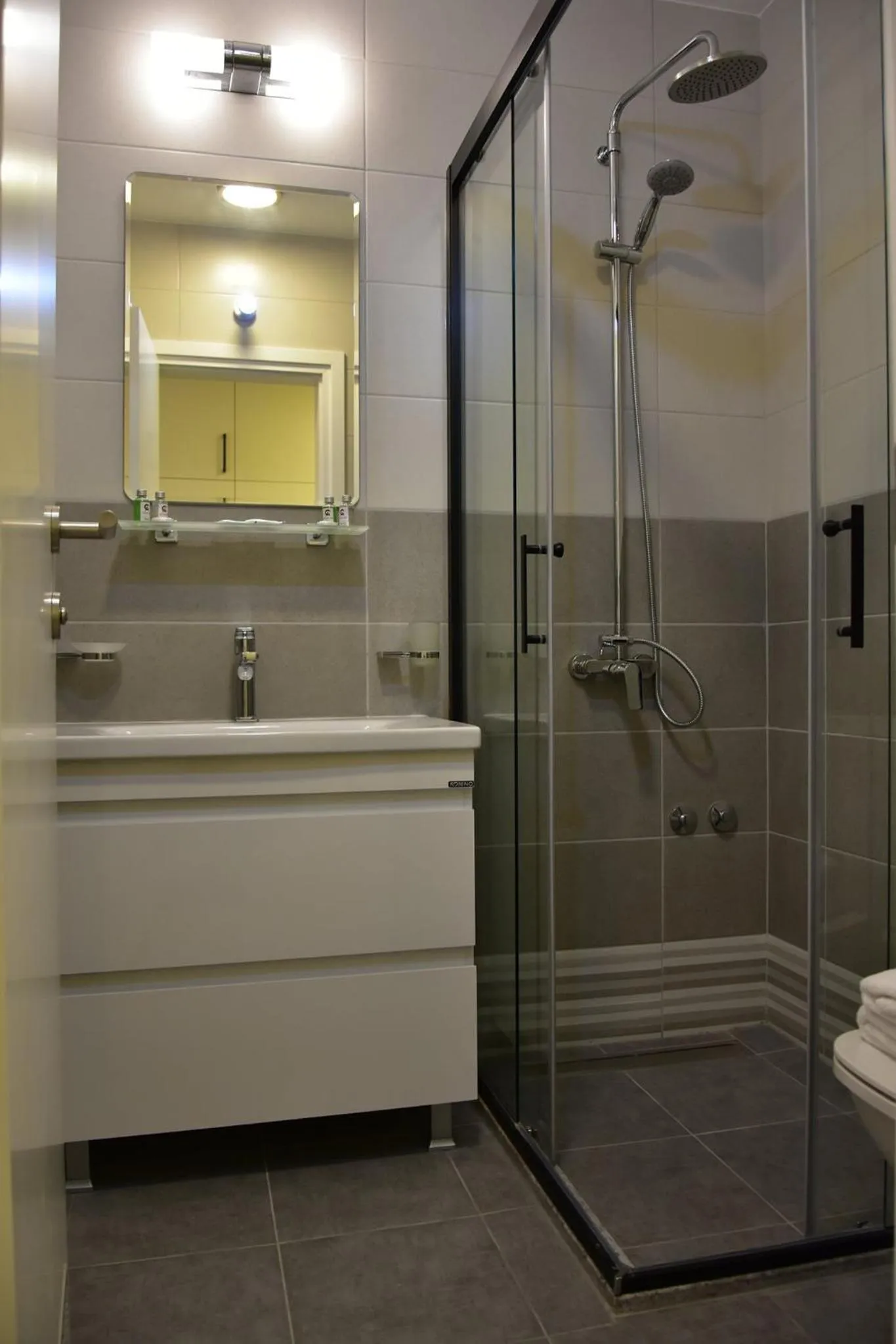 Bathroom in Osten Art Hotel