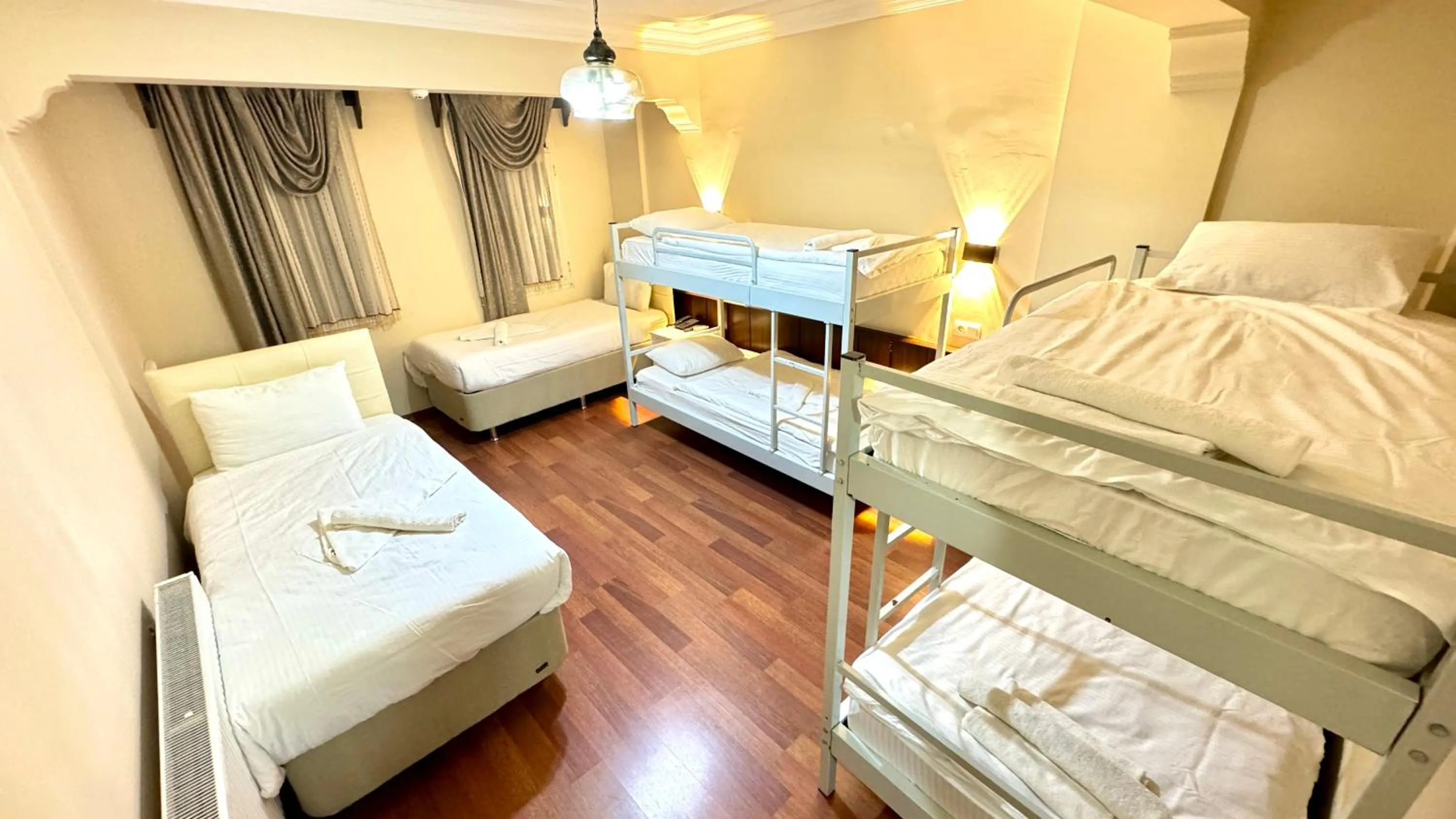 Photo of the whole room, Bed in EPHESUS CENTRUM