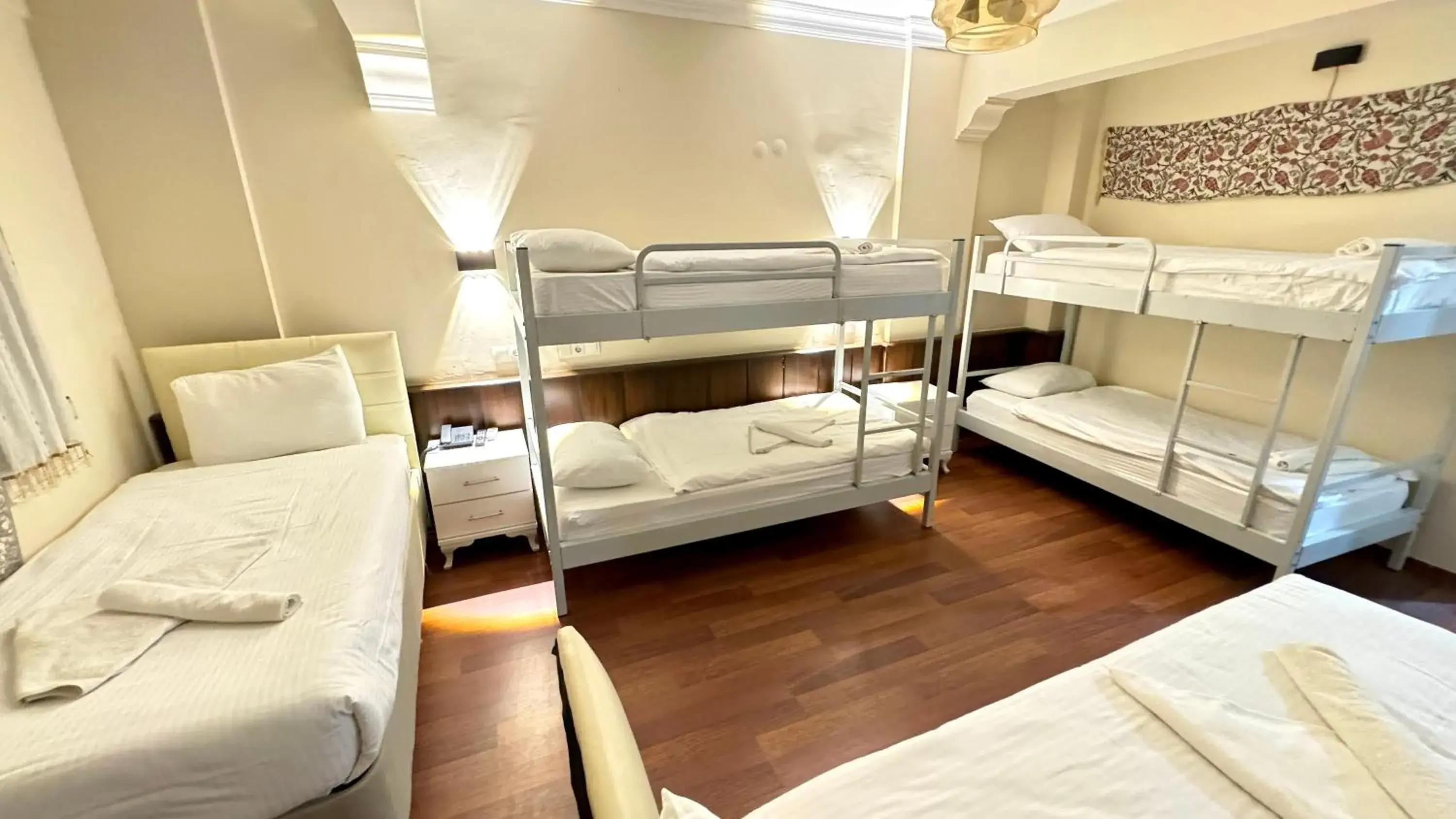 Bed in 6-Bed Female Dormitory Room in EPHESUS CENTRUM Bed in 6-Bed Female Dormitory Room in EPHESUS CENTRUM