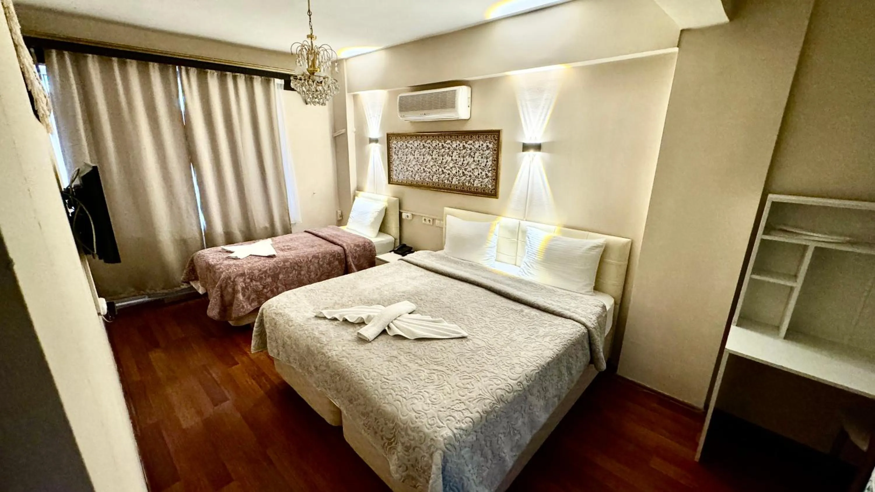 Photo of the whole room, Bed in EPHESUS CENTRUM