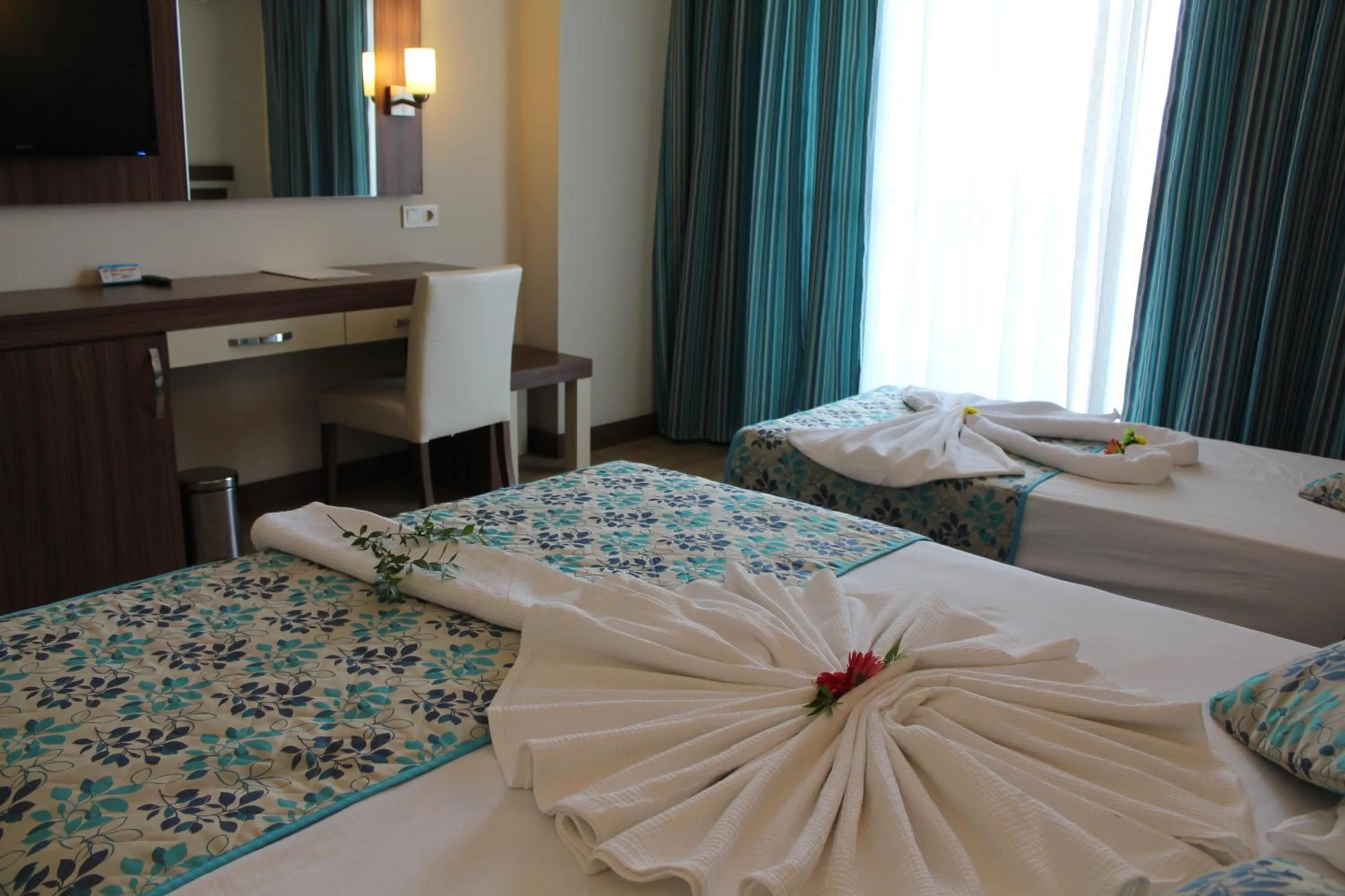 Bed in Side West Park Hotel