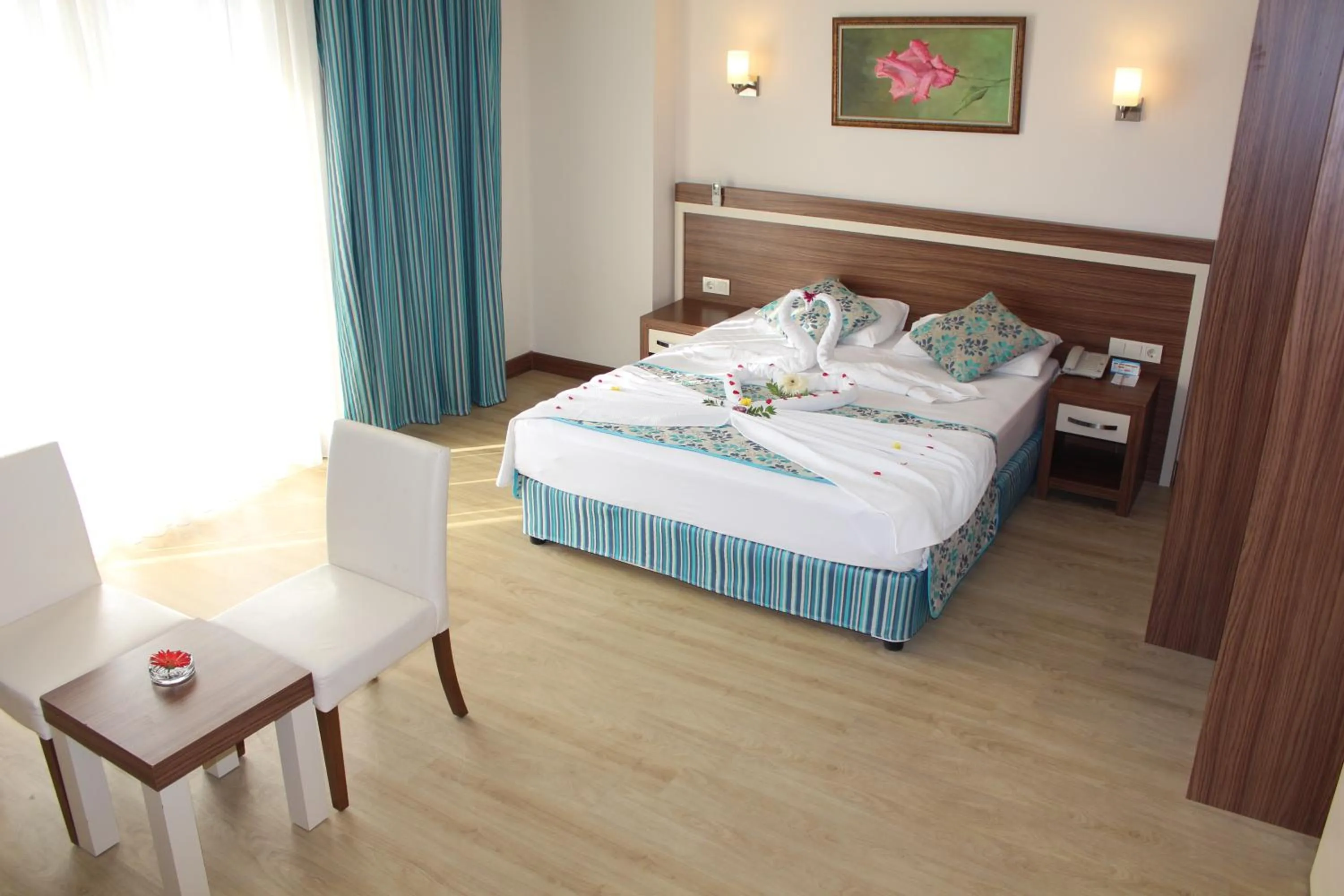 Bed in Side West Park Hotel