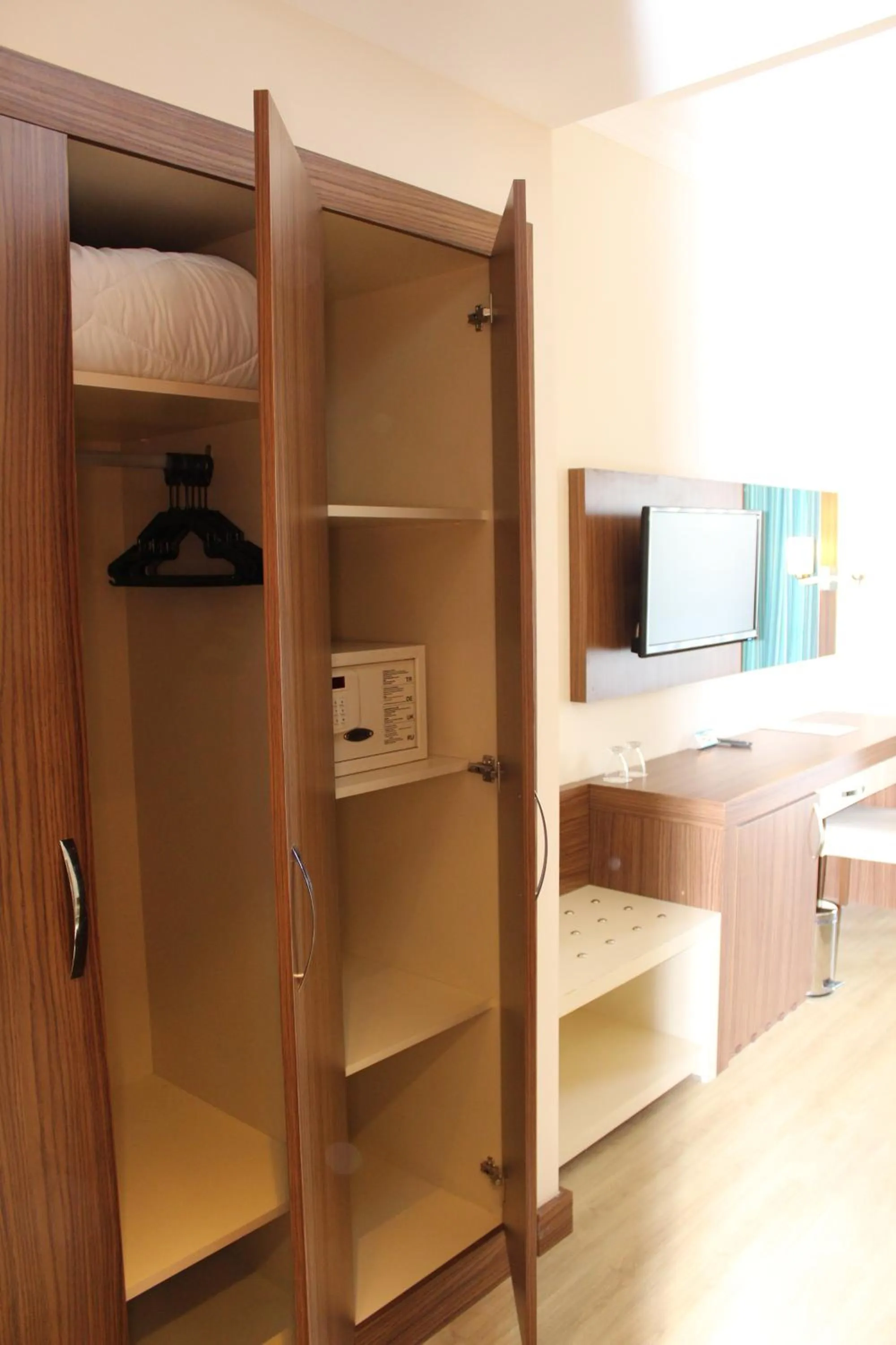 Bed in Side West Park Hotel