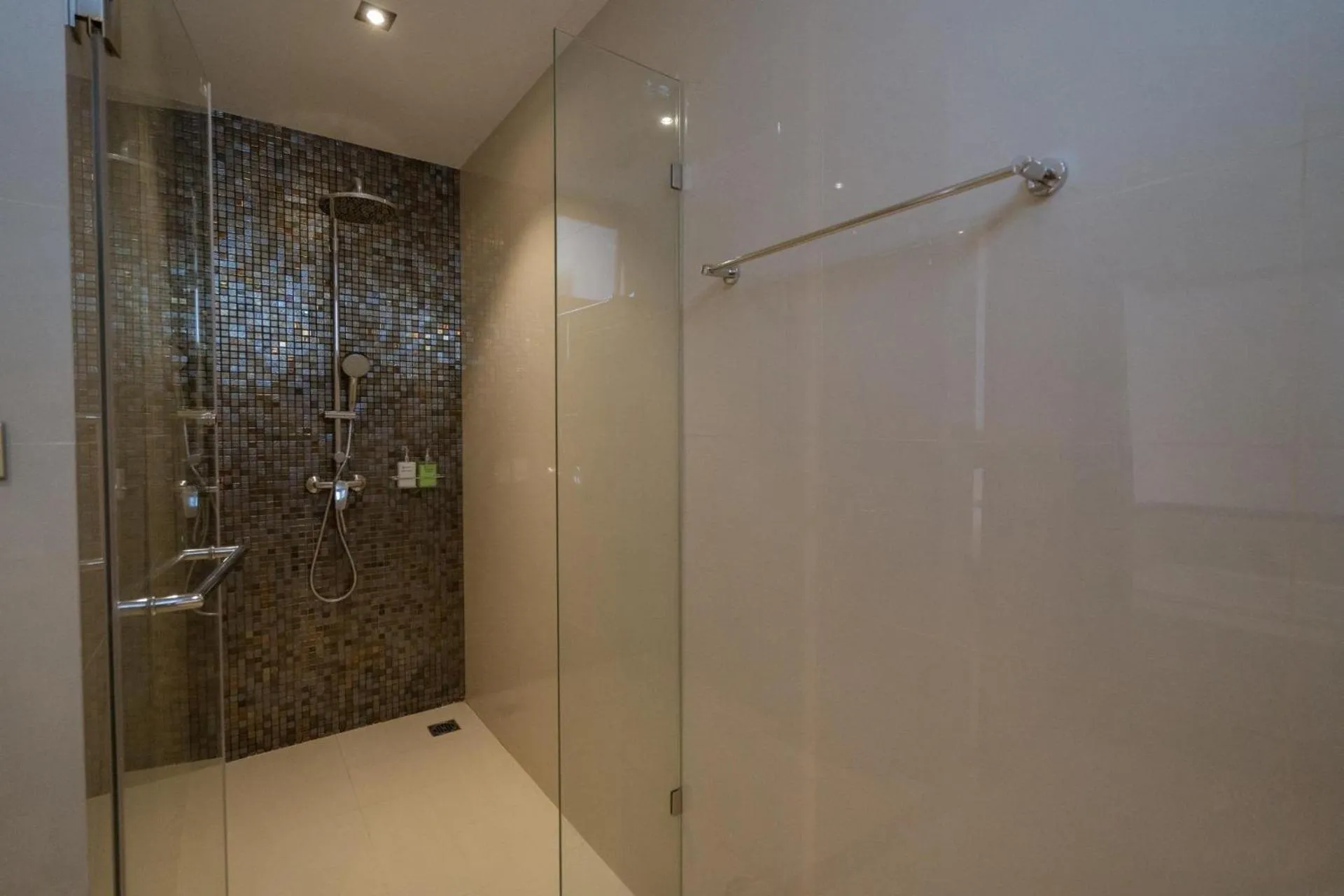 Shower in W3 Hotel