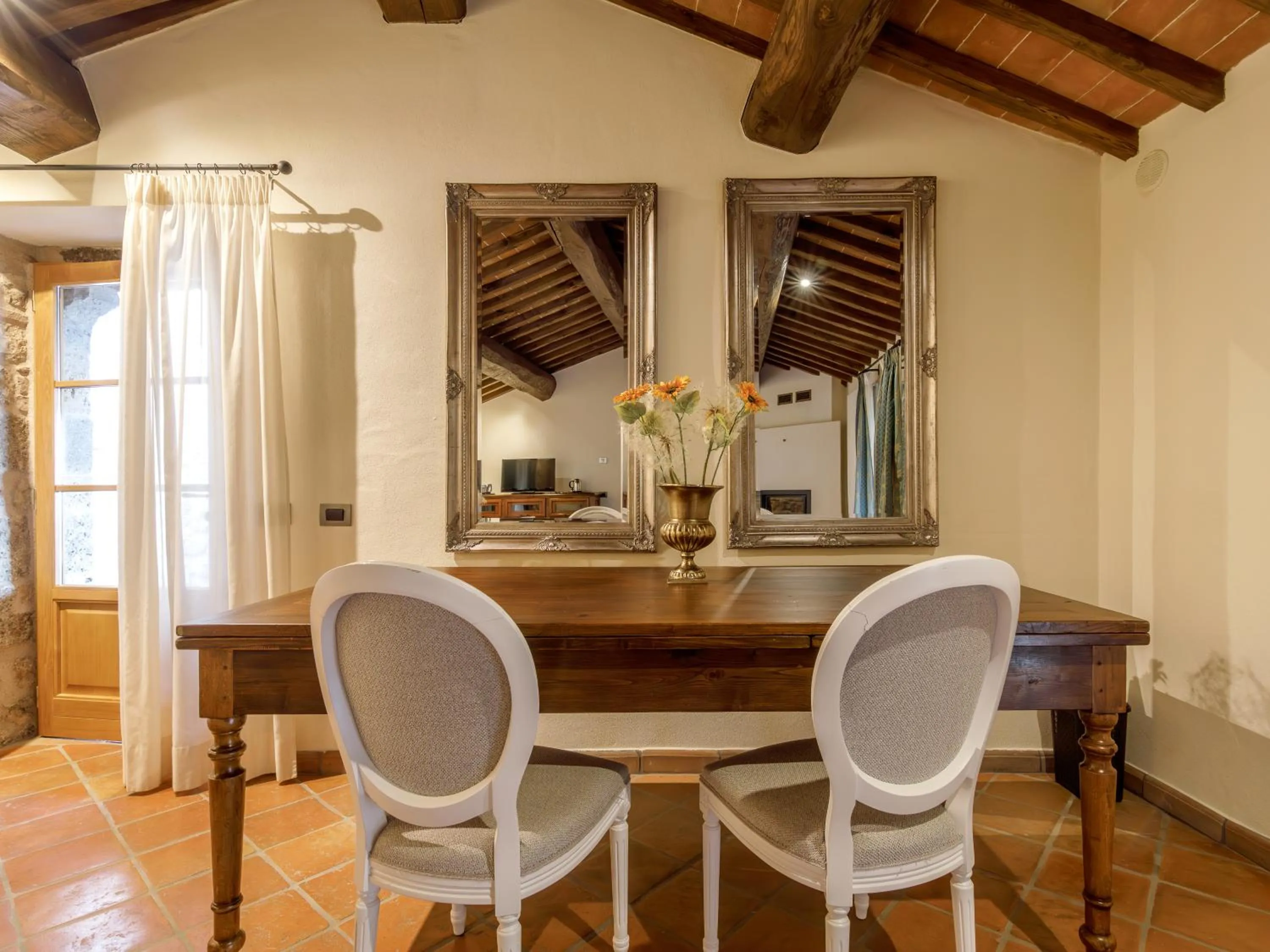 Living room in Relais La Costa Historical Residence