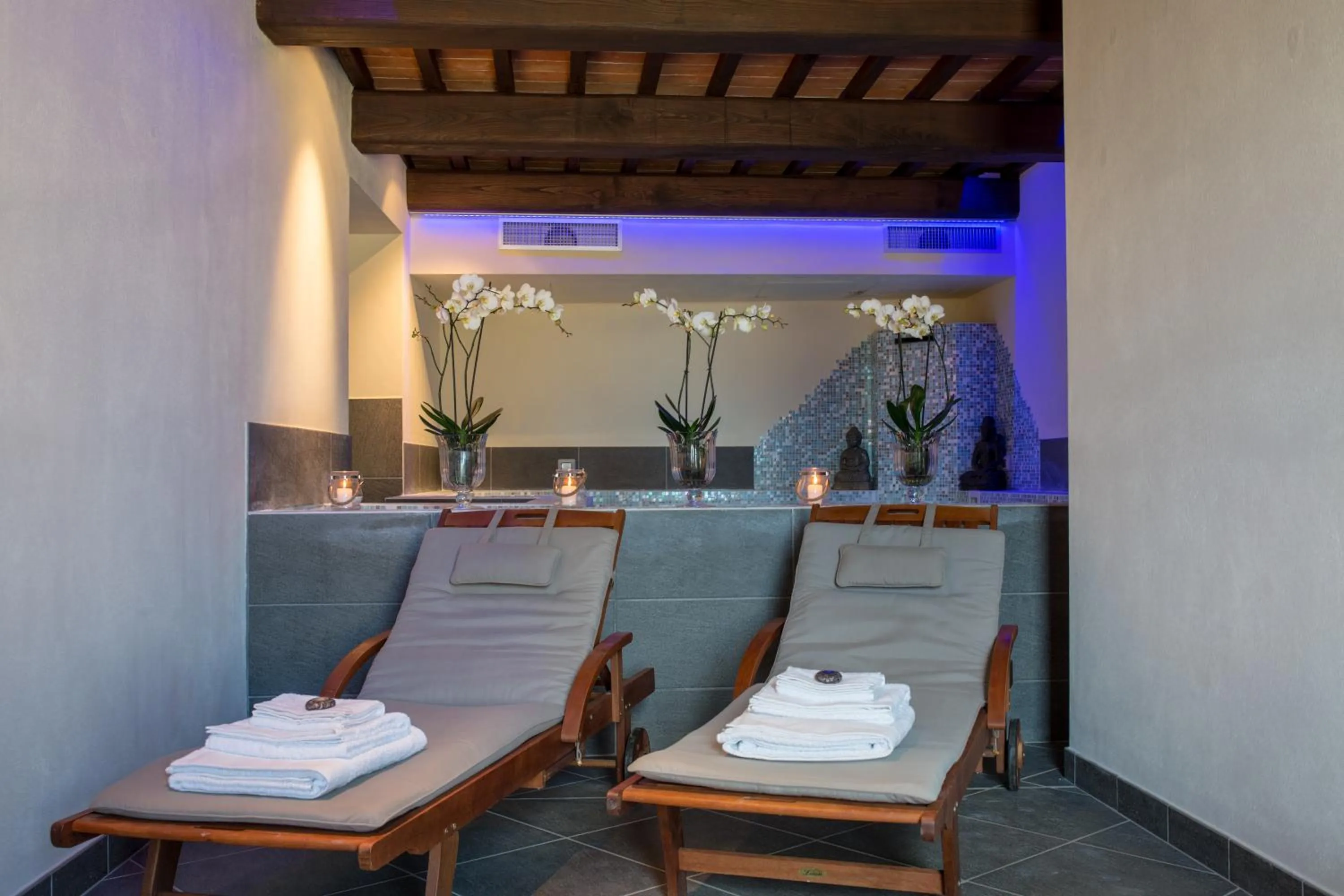 Sauna in Relais La Costa Historical Residence