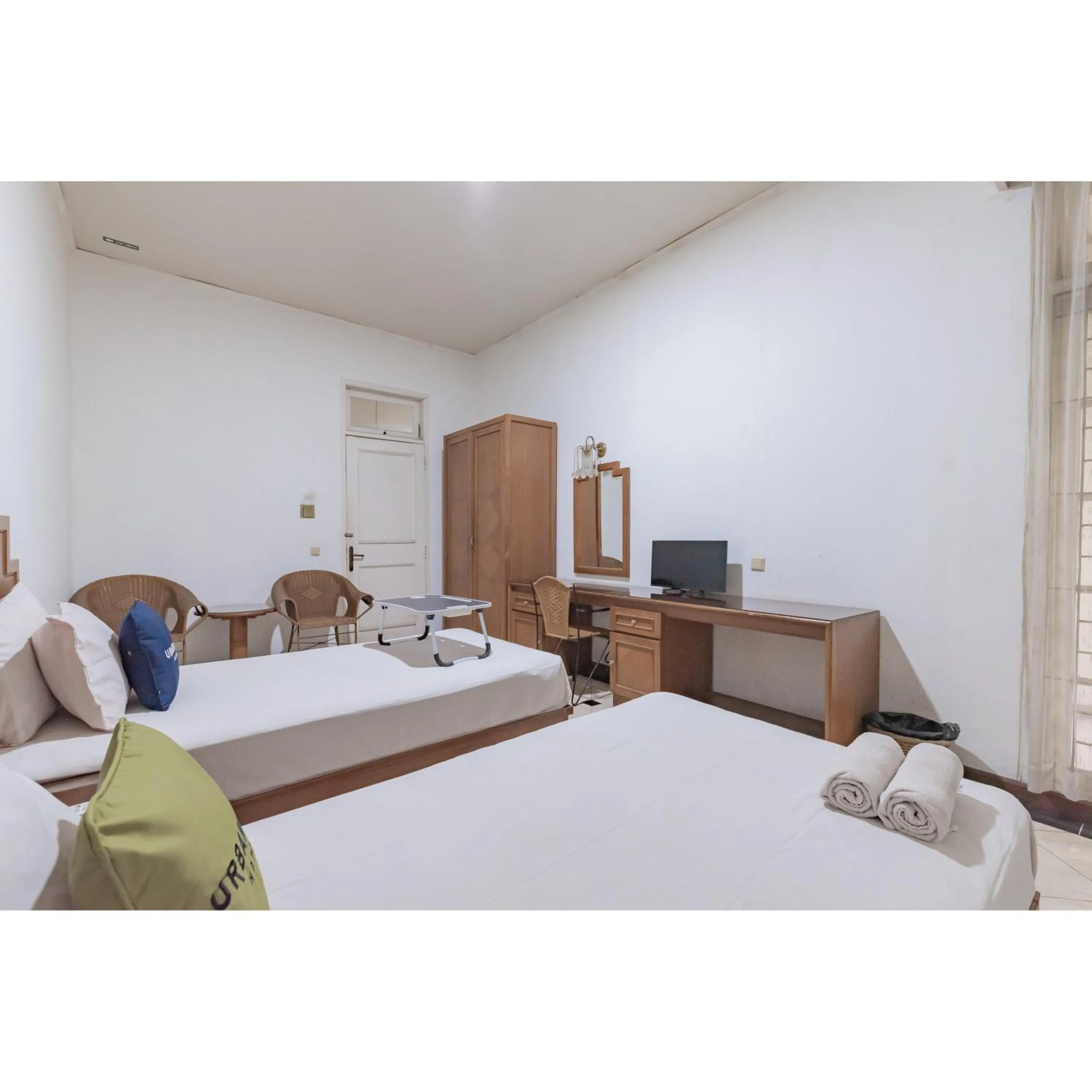 Bedroom, Bed in Urbanview Hotel Utari