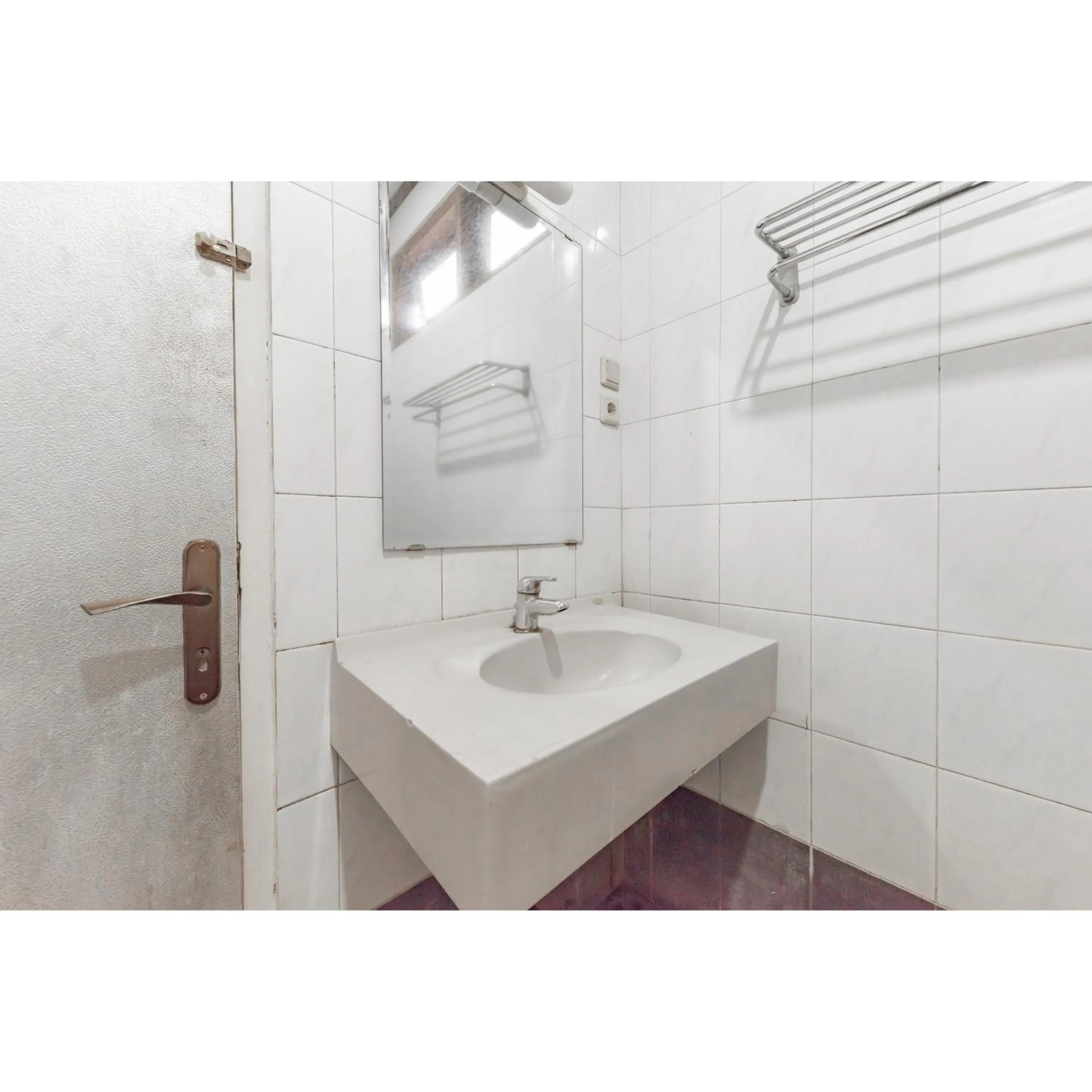 Bathroom in Urbanview Hotel Utari