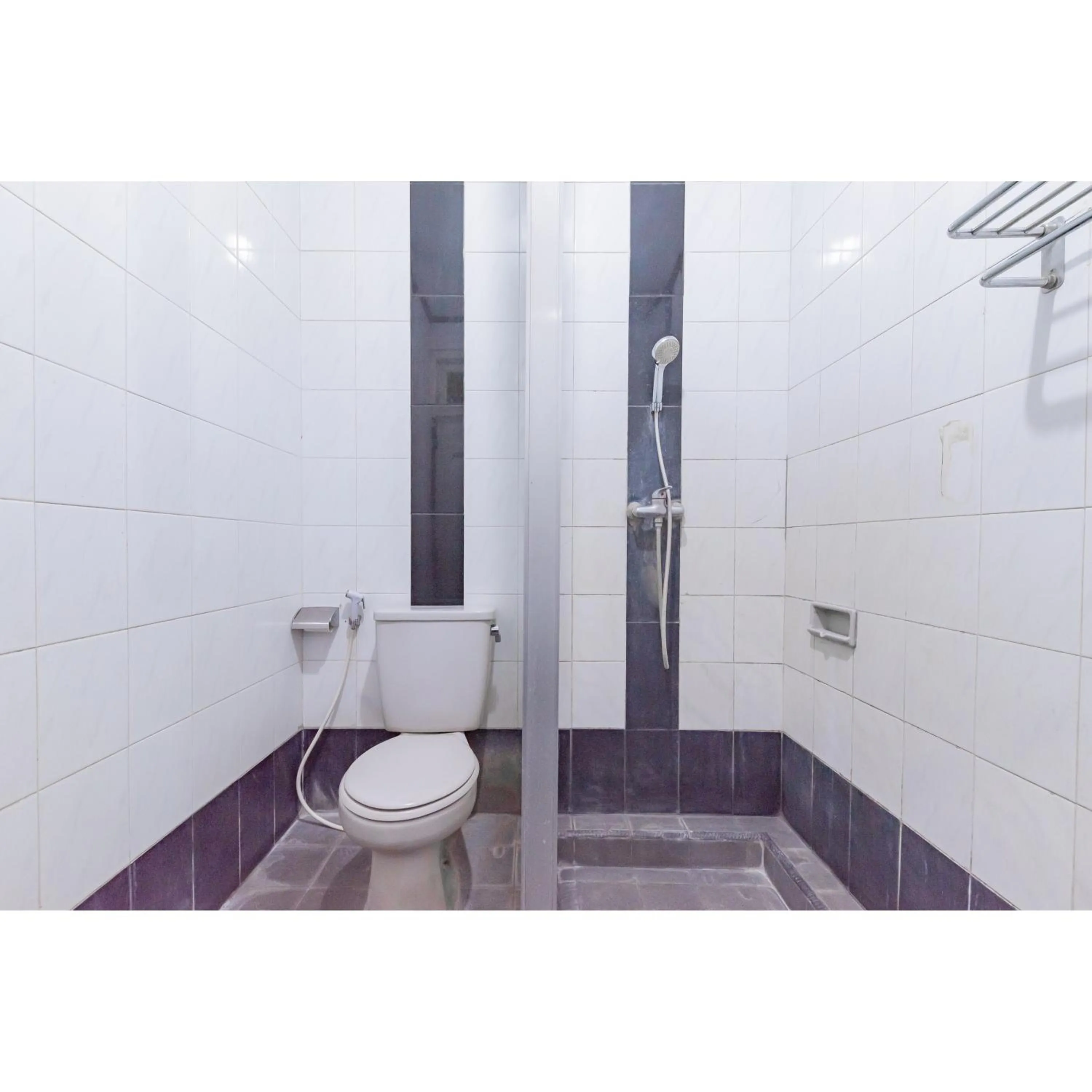 Bathroom in Urbanview Hotel Utari