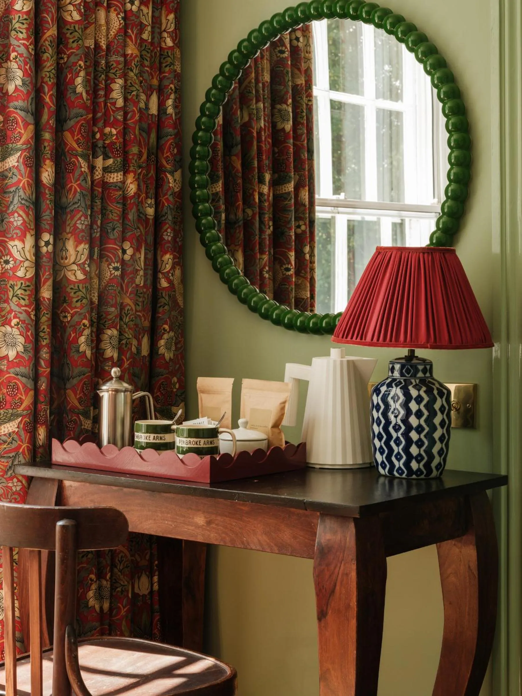 Bedroom in The Pembroke Arms