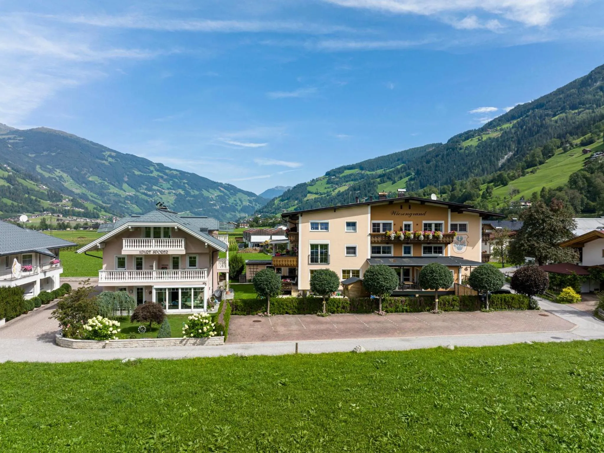 Property building in Gästehaus Wiesengrund & Apart Sporer