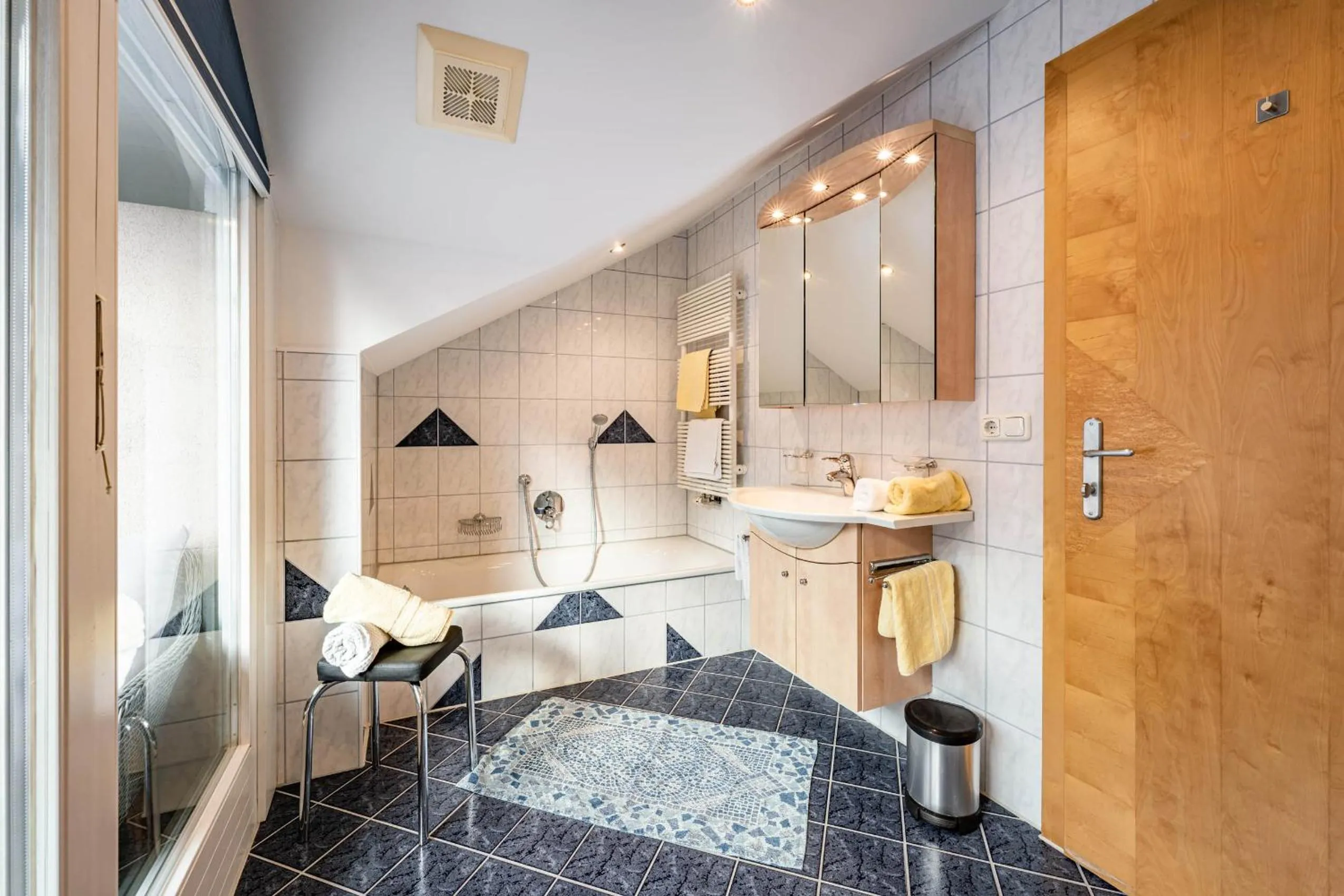 Bathroom in Gästehaus Wiesengrund & Apart Sporer