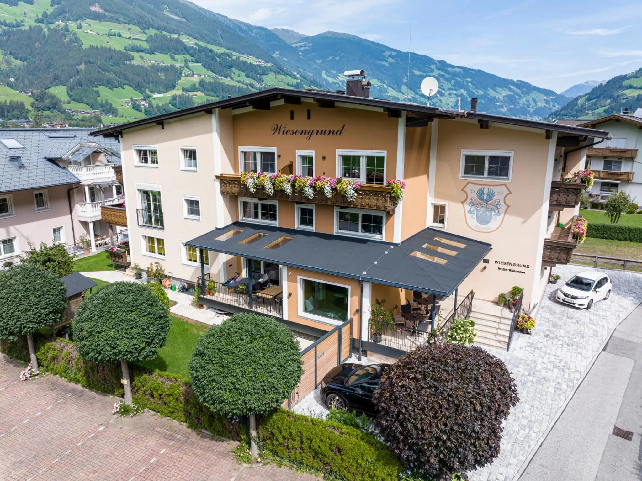 Property building in Gästehaus Wiesengrund & Apart Sporer