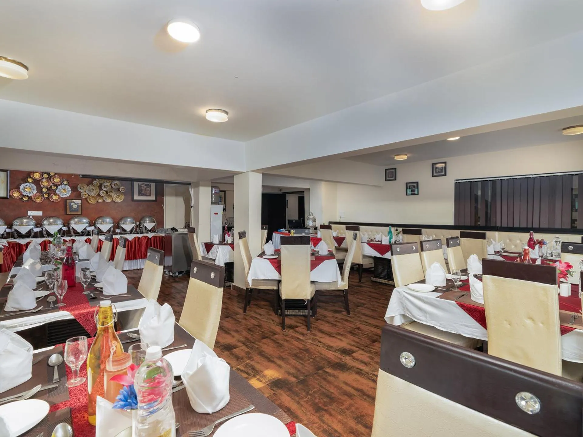 Restaurant/places to eat in Hotel Pine Spring Gulmarg
