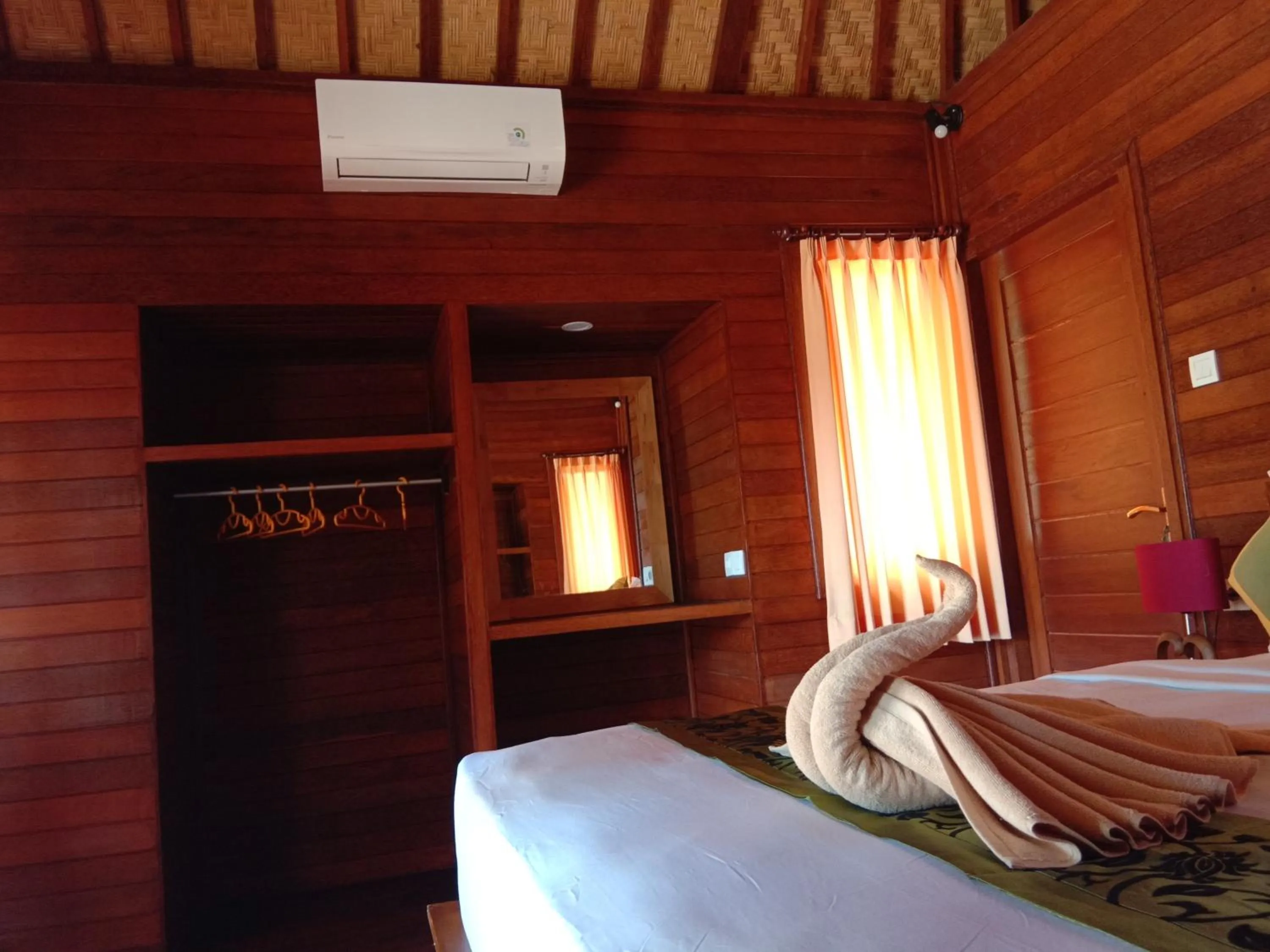 Bedroom, Bed in Svaha Nusa Guest House