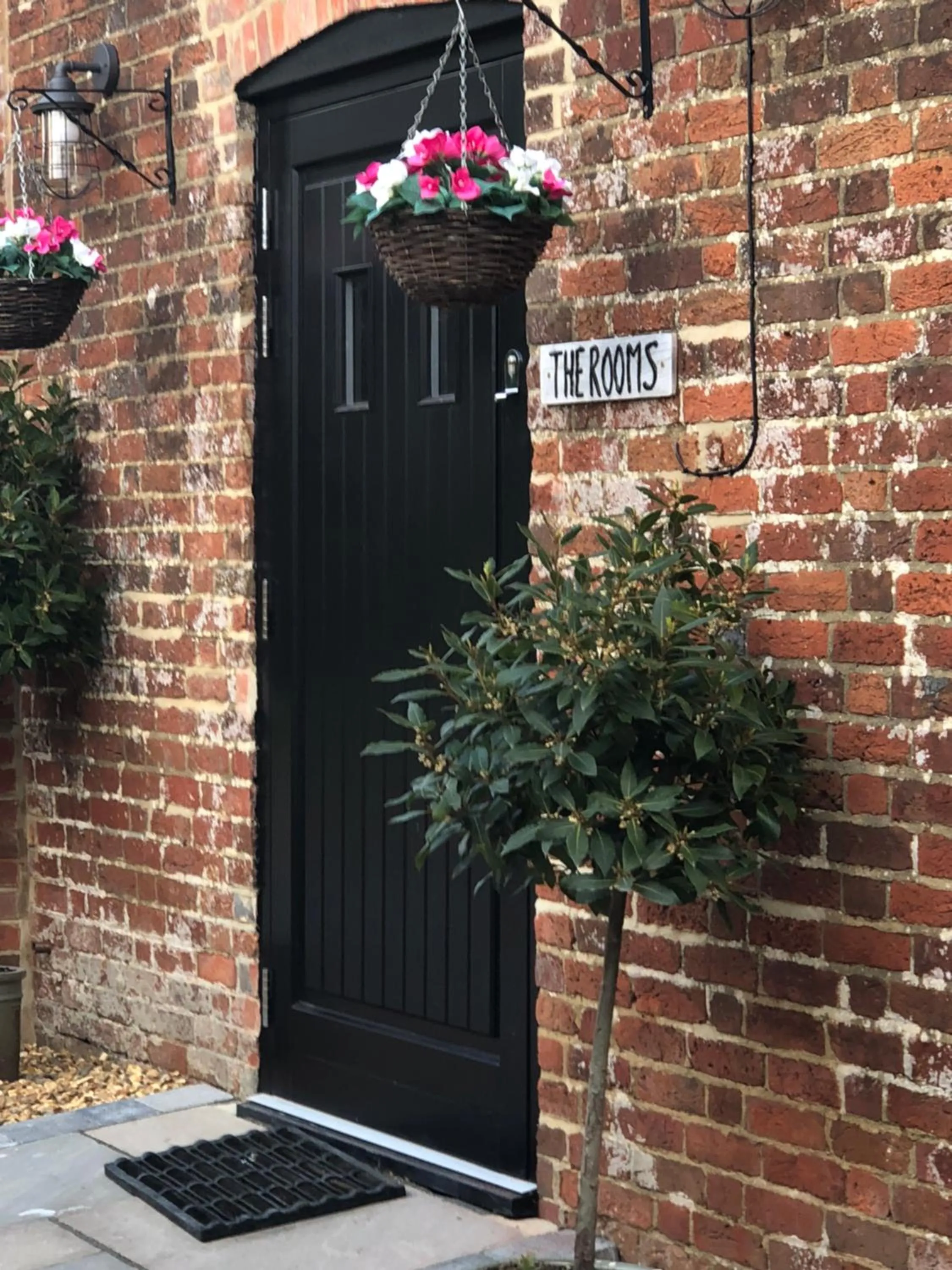 Facade/entrance in The Kings Head