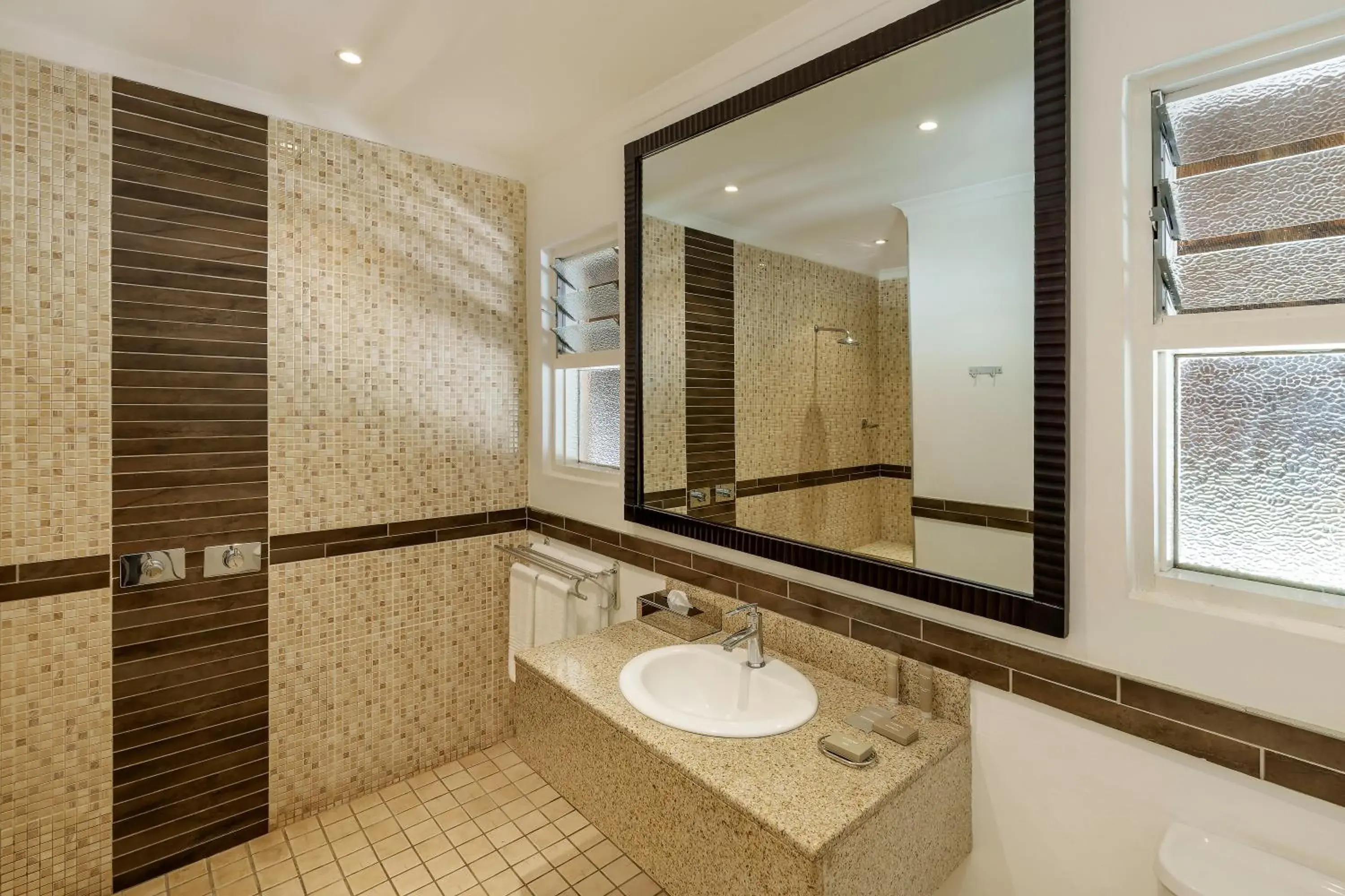 Guest room, 2 Twin in Protea Hotel by Marriott Lusaka Safari Lodge Guest room, 2 Twin in Protea Hotel by Marriott Lusaka Safari Lodge