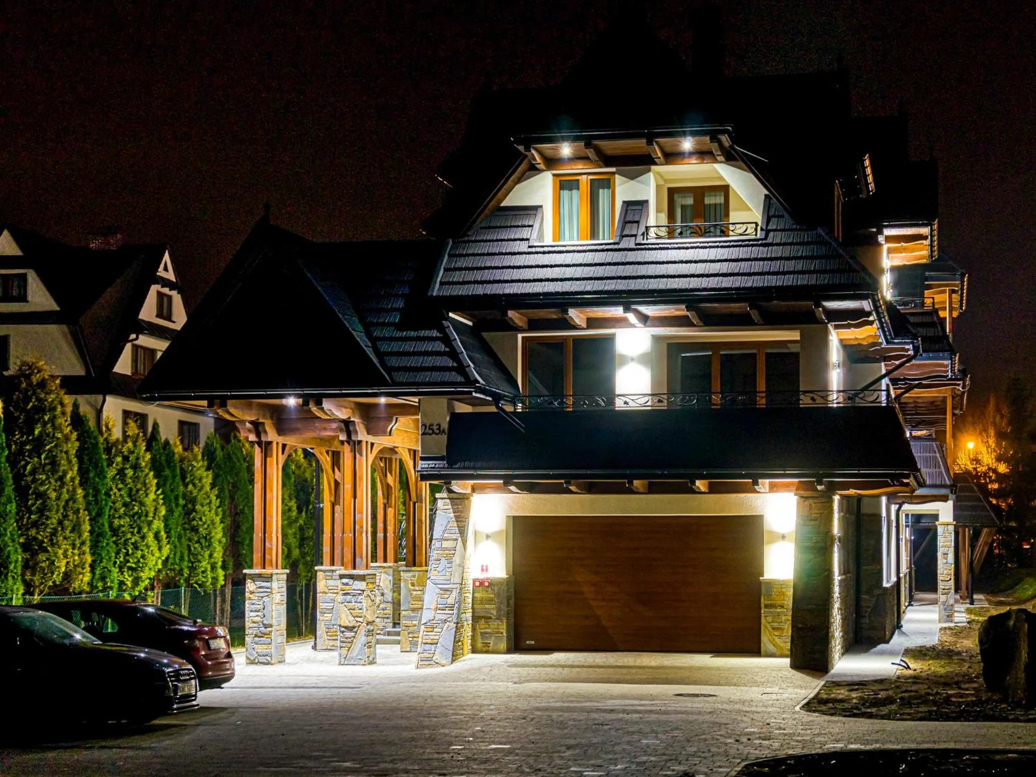 Property building in Żelazne Wrota