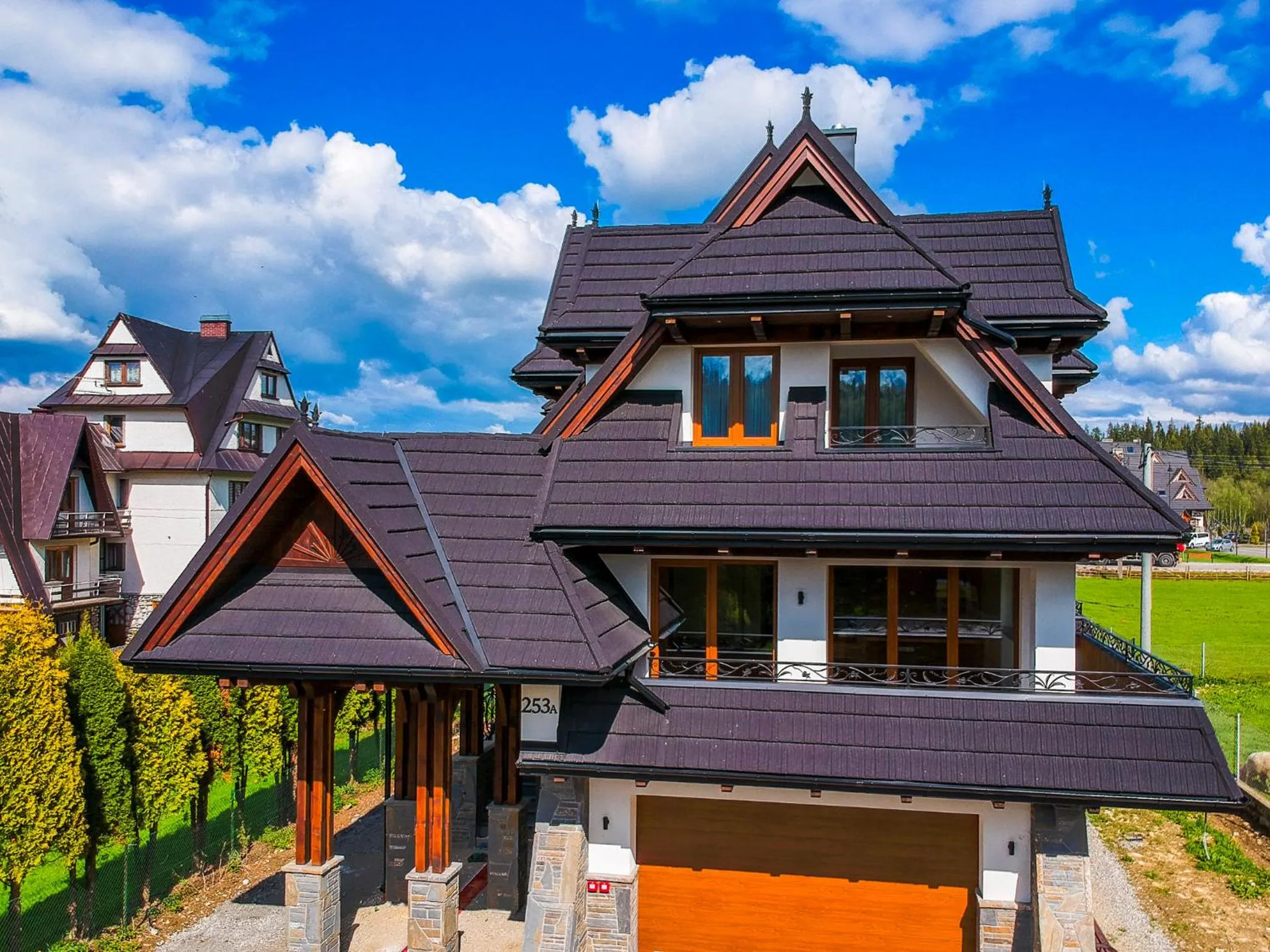 Property building in Żelazne Wrota