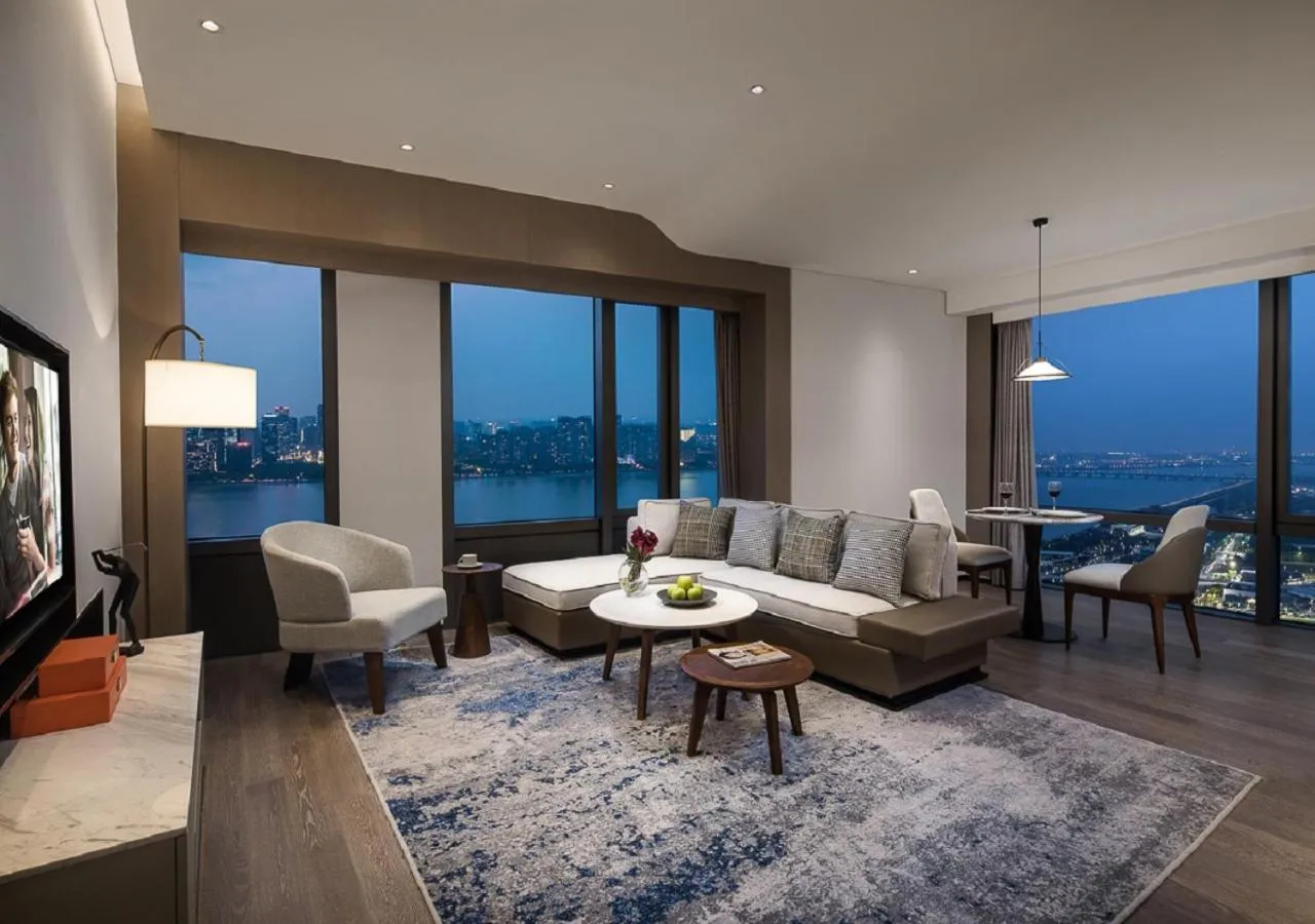 Night in Somerset IOC Hangzhou