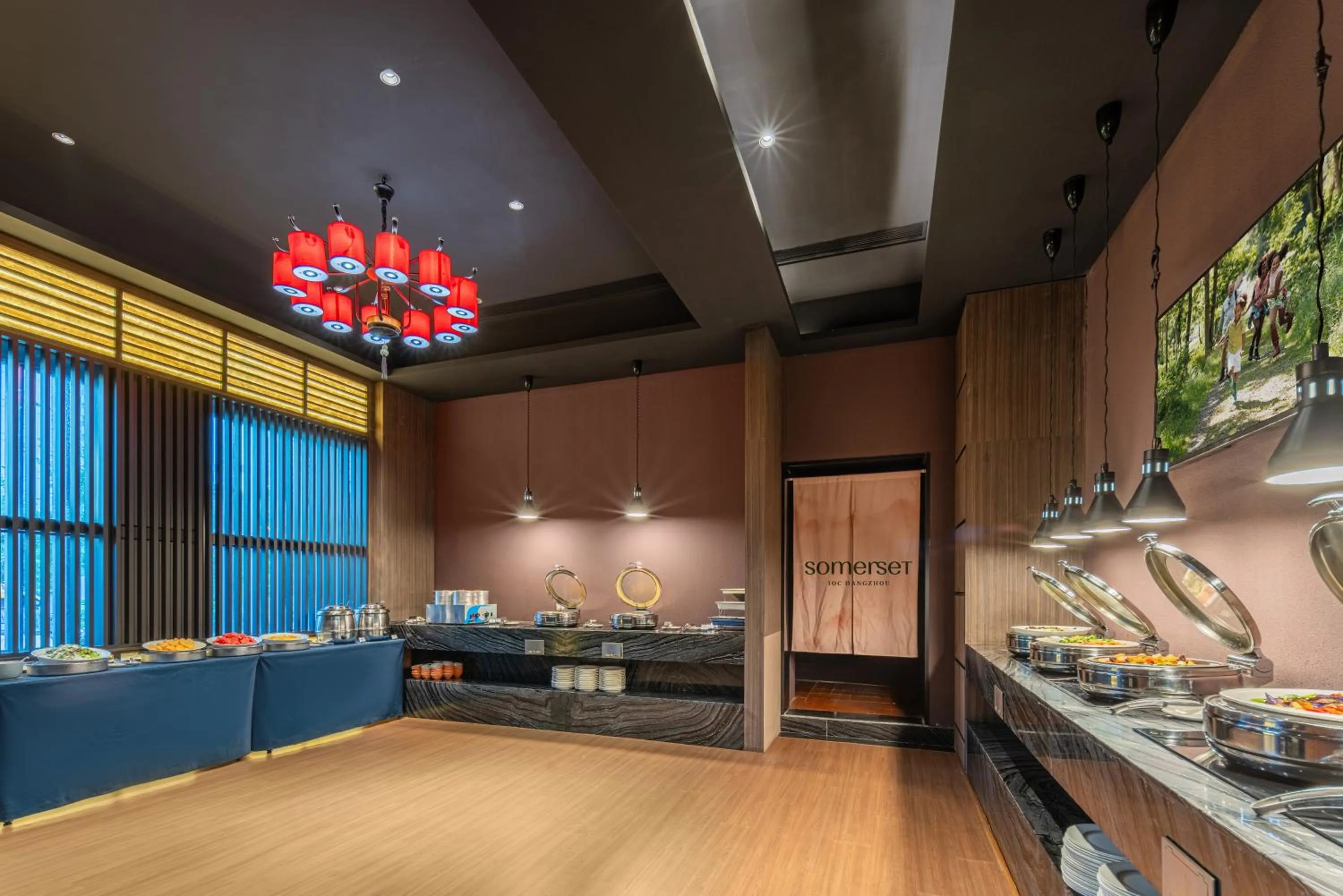 Restaurant/places to eat in Somerset IOC Hangzhou