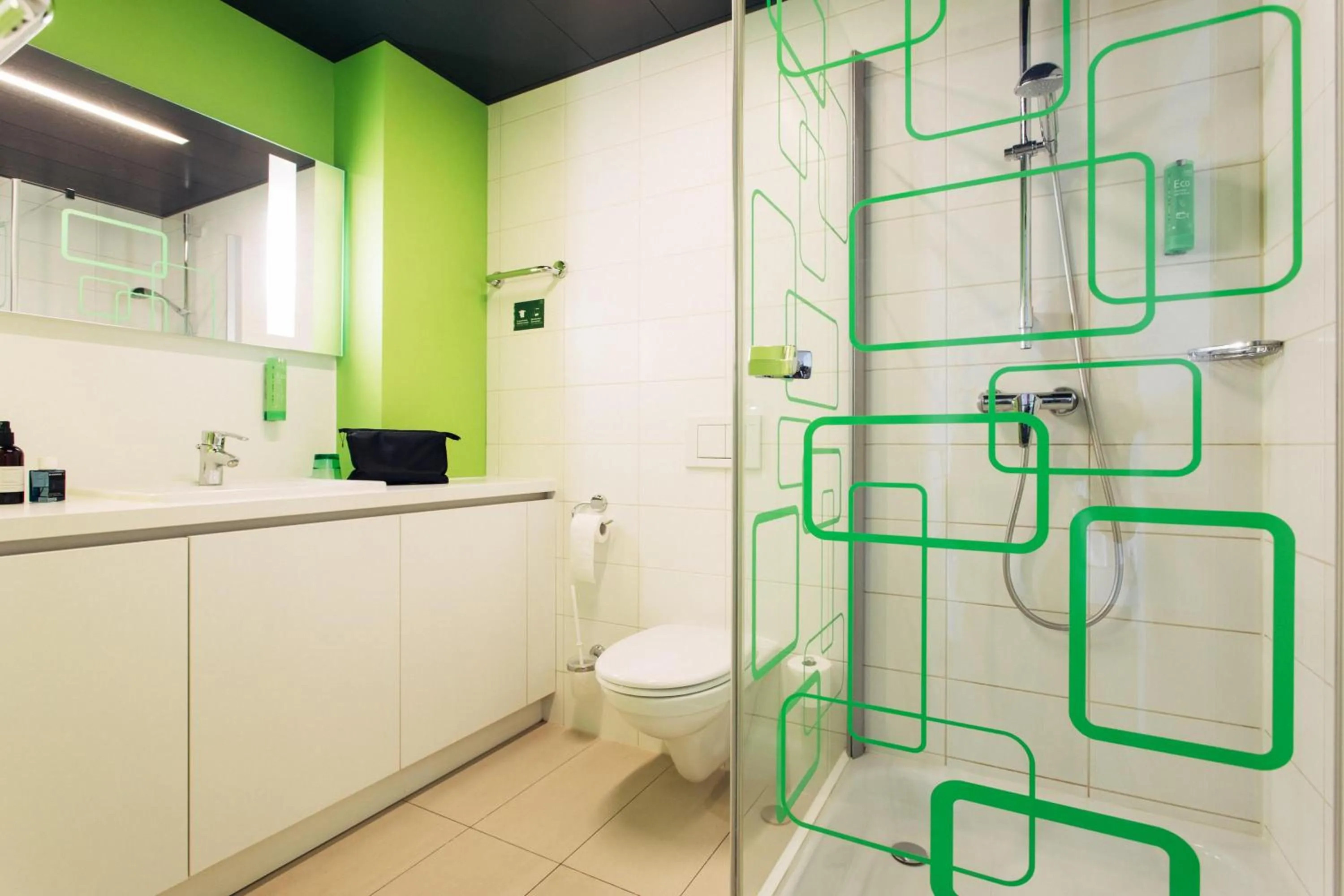 Bathroom in harry's home Linz-Urfahr hotel & apartments