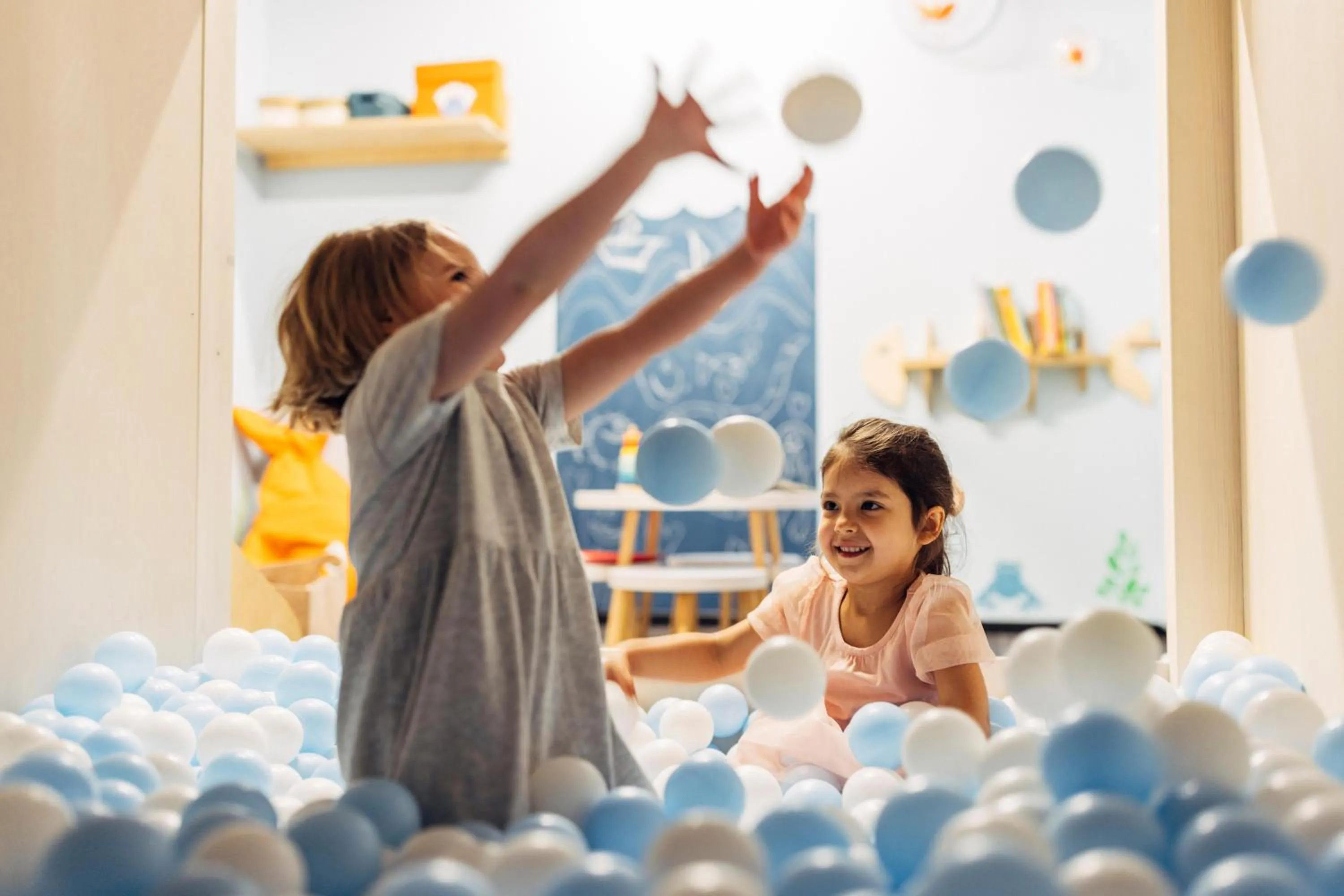 children in harry's home Linz-Urfahr hotel & apartments