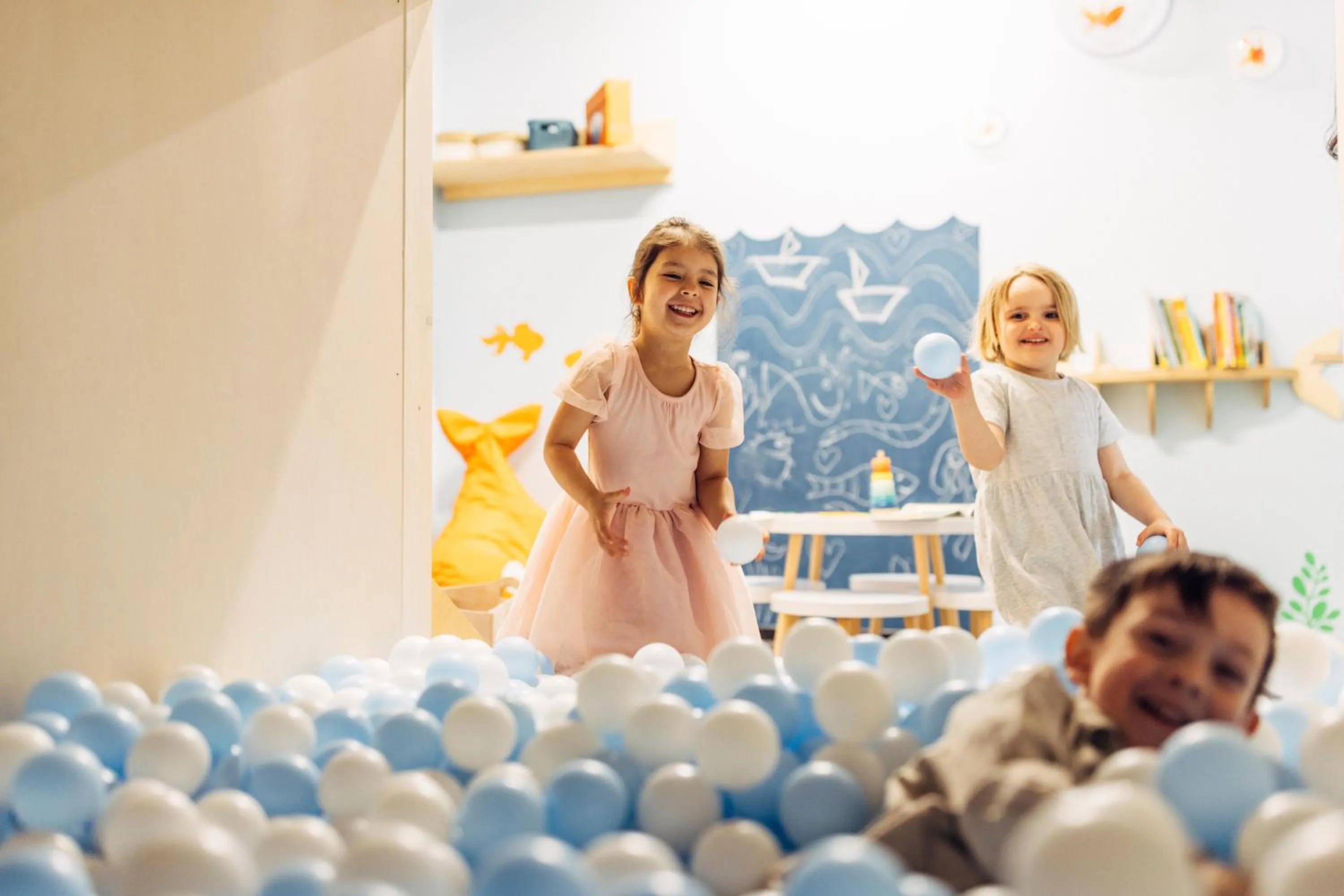 children in harry's home Linz-Urfahr hotel & apartments