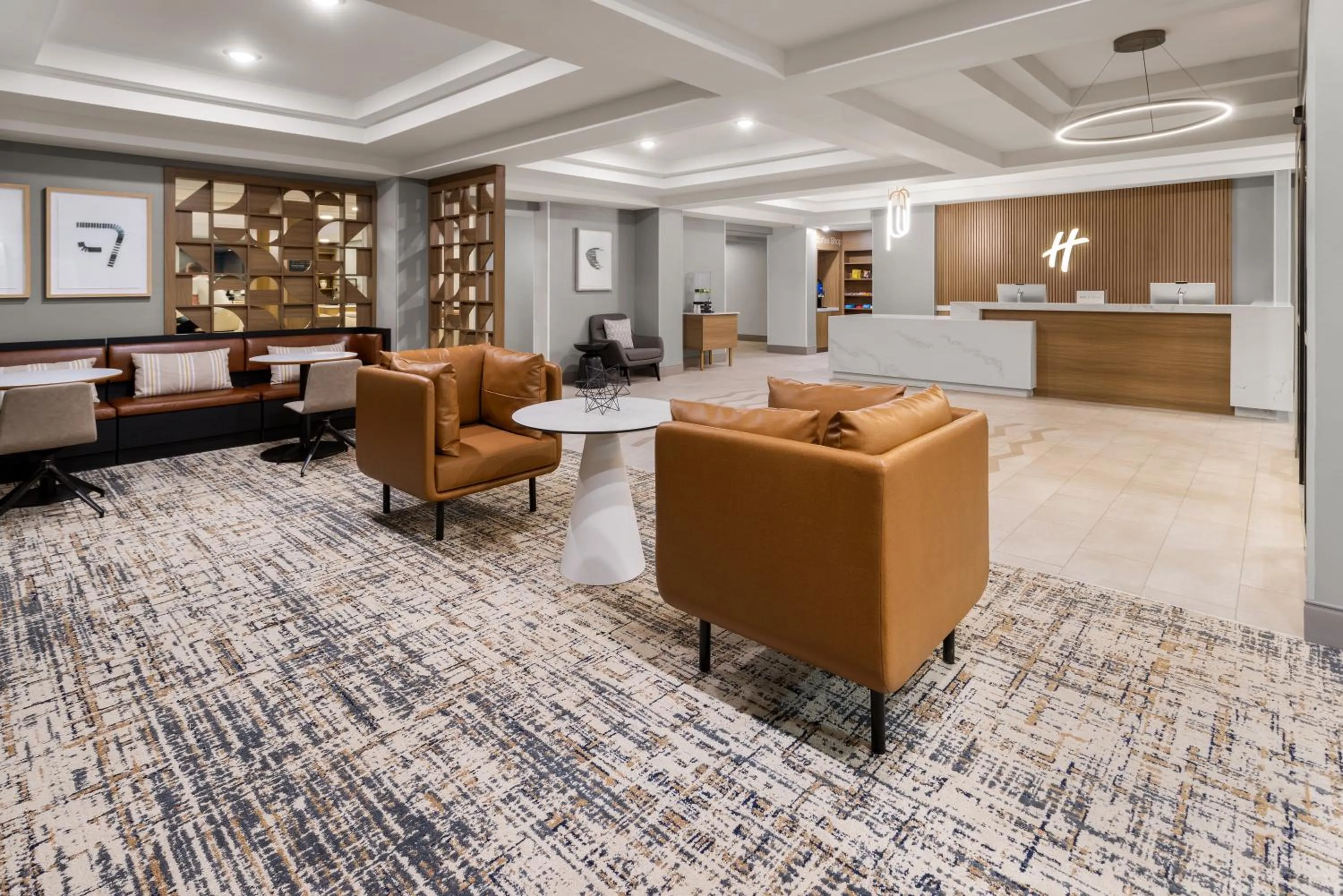 Lobby or reception in Holiday Inn & Suites Columbia NE - Ft Jackson Area by IHG