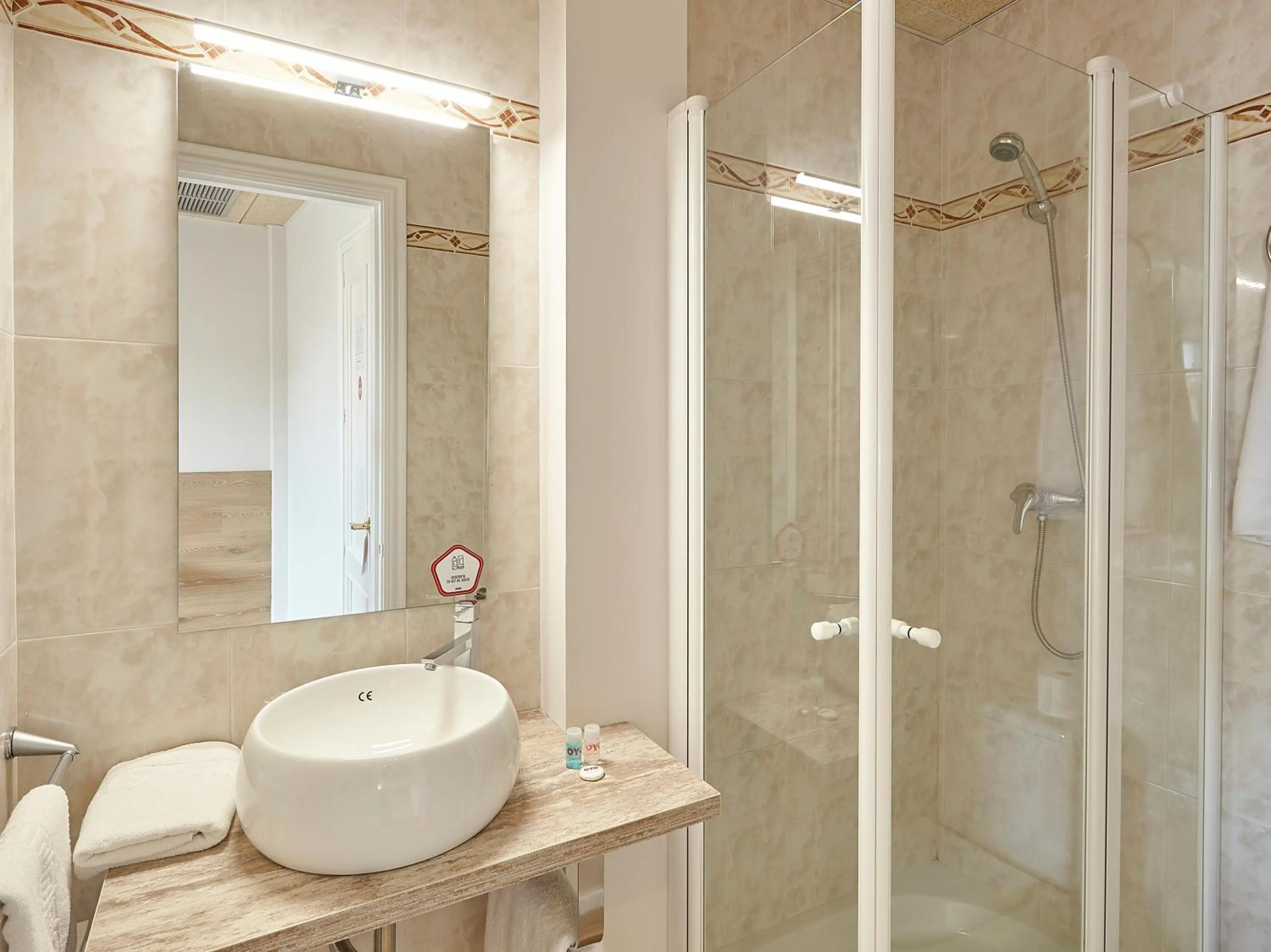 Bathroom in Hostal Nobadis