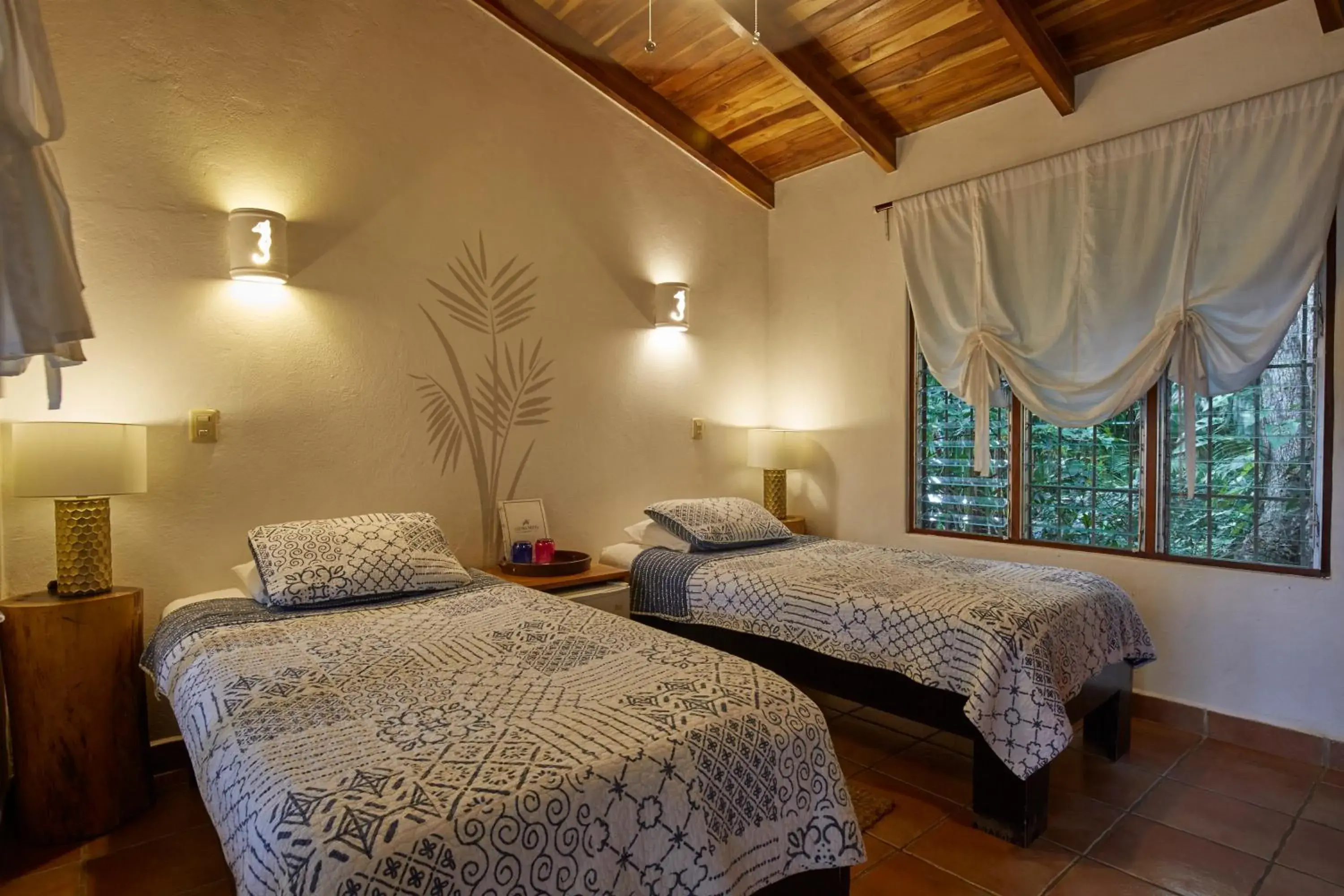 Twin Room with Private Bathroom in Living Hotel Twin Room with Private Bathroom in Living Hotel