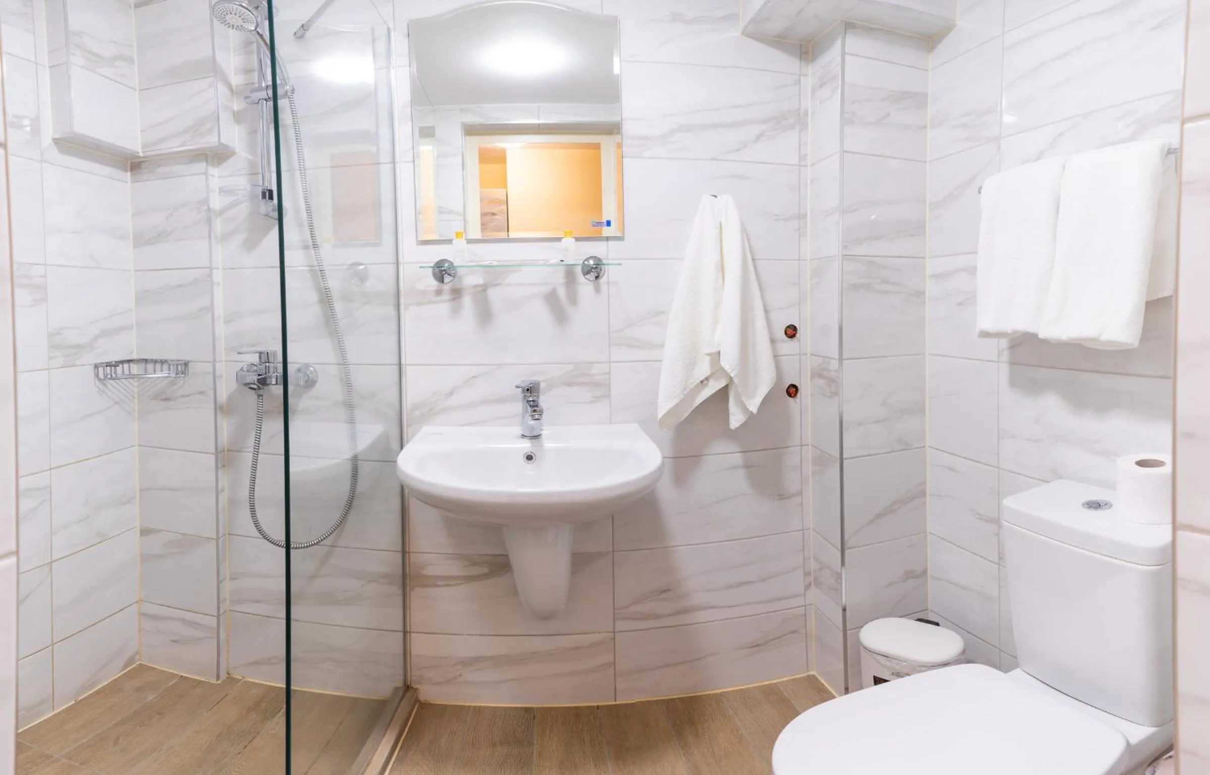 Shower in Victoria Hotel