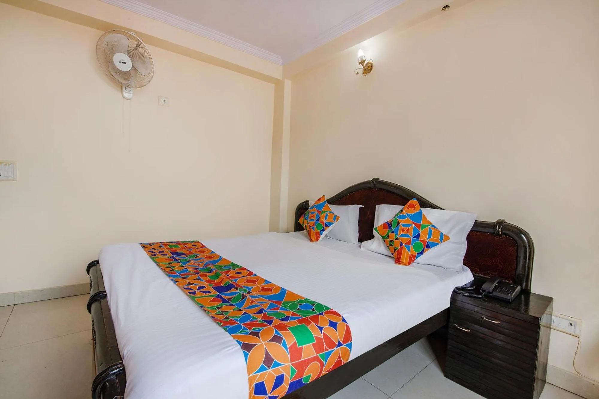 Bed in FabHotel Sapphire