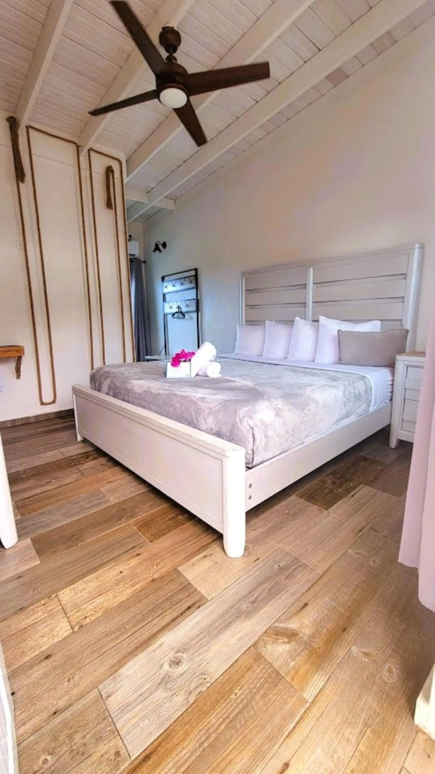 Bed in La Jamaca - An Island Vibe Hotel