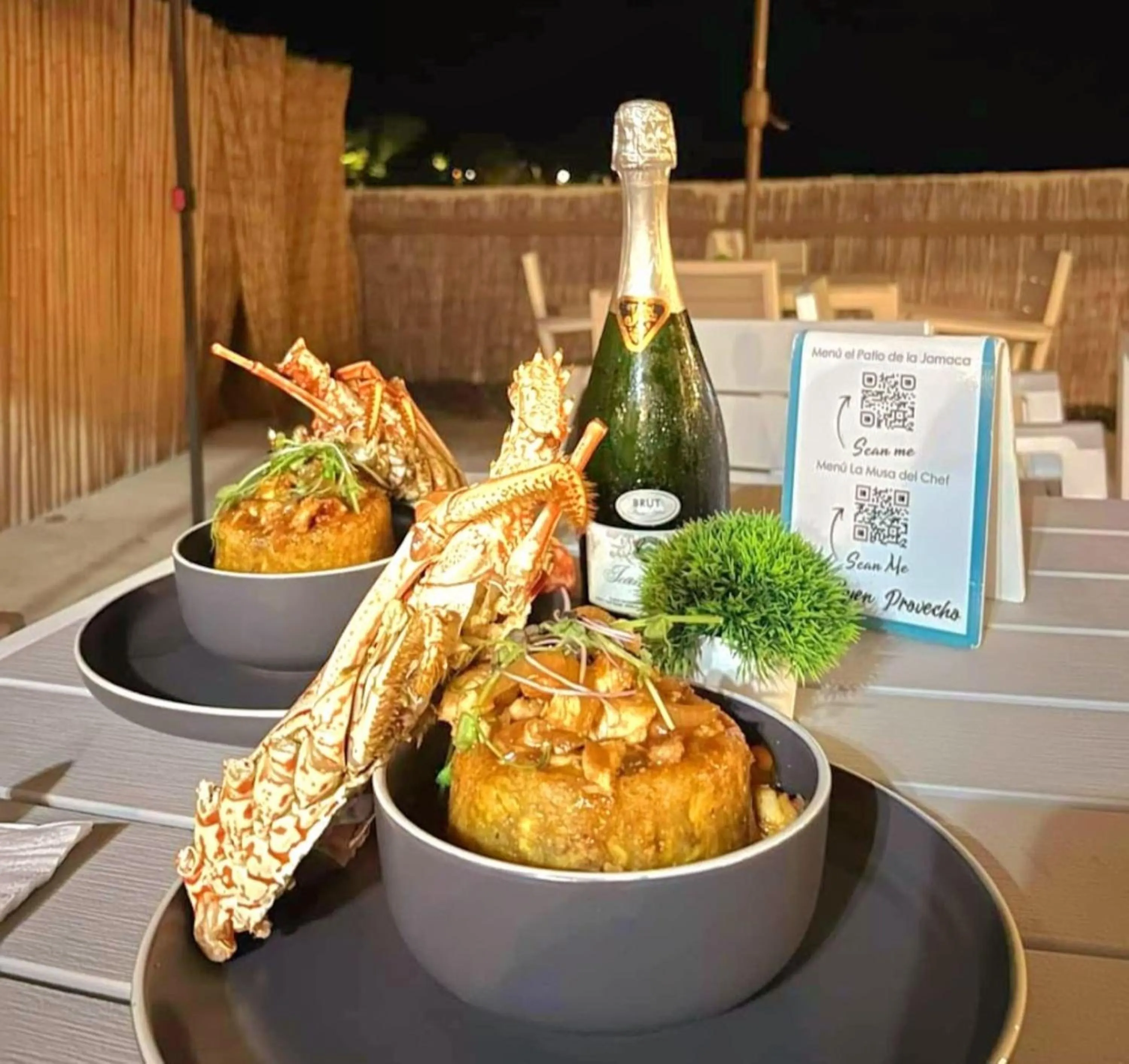 Food and drinks in La Jamaca - An Island Vibe Hotel