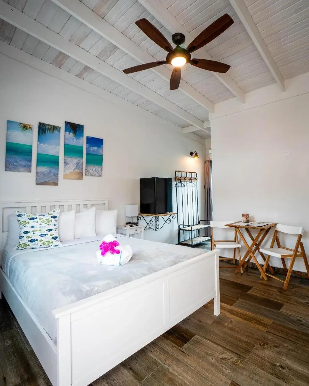 Deluxe Queen Room in La Jamaca - An Island Vibe Hotel Deluxe Queen Room in La Jamaca - An Island Vibe Hotel