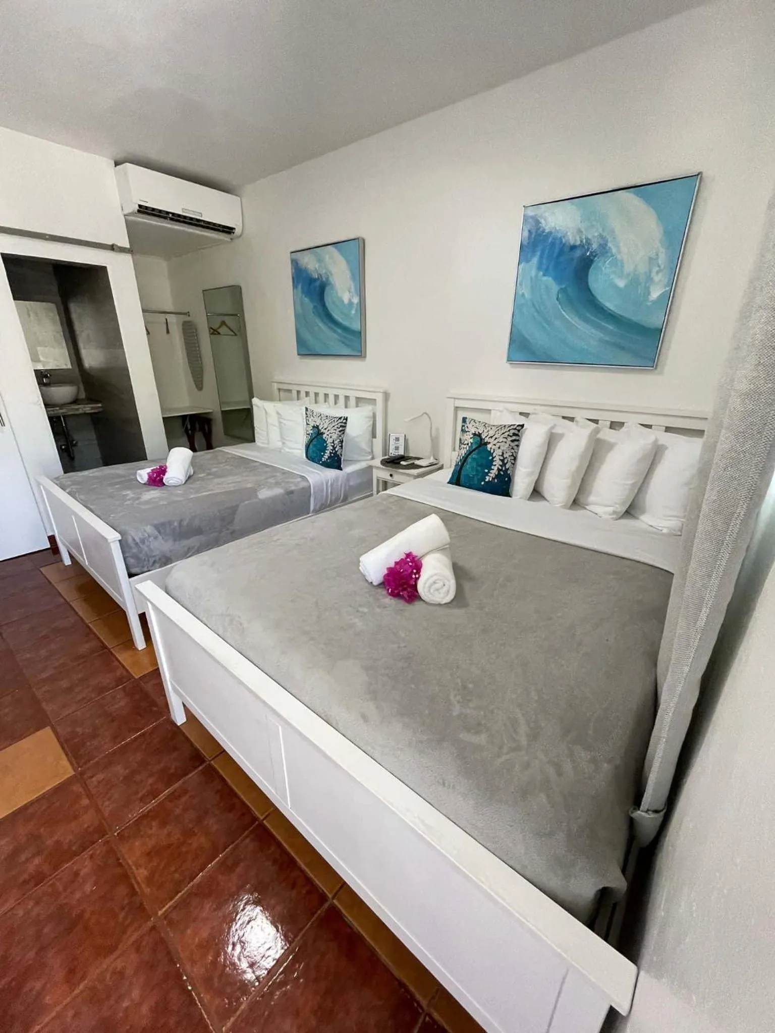 Photo of the whole room, Bed in La Jamaca - An Island Vibe Hotel