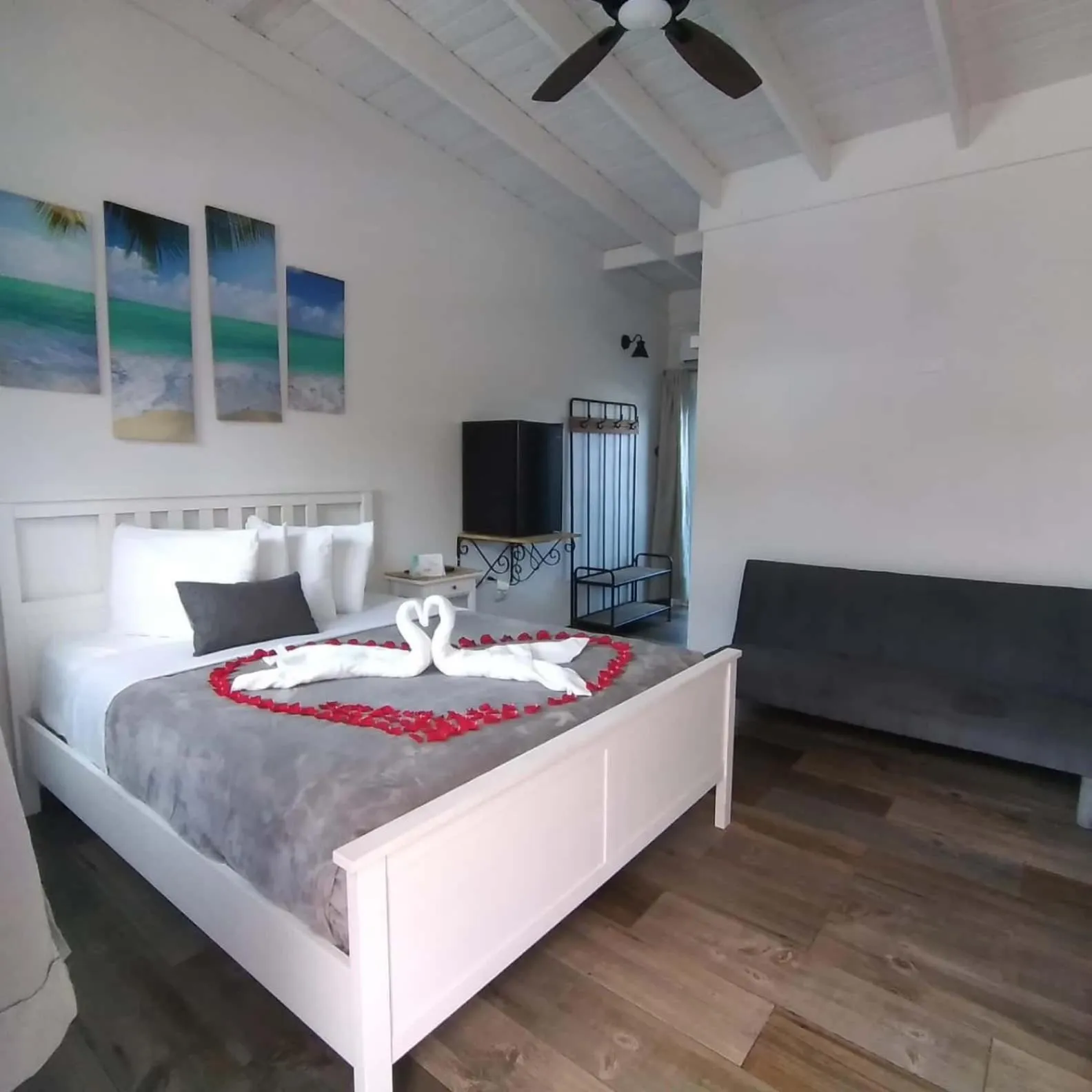 Bed in La Jamaca - An Island Vibe Hotel