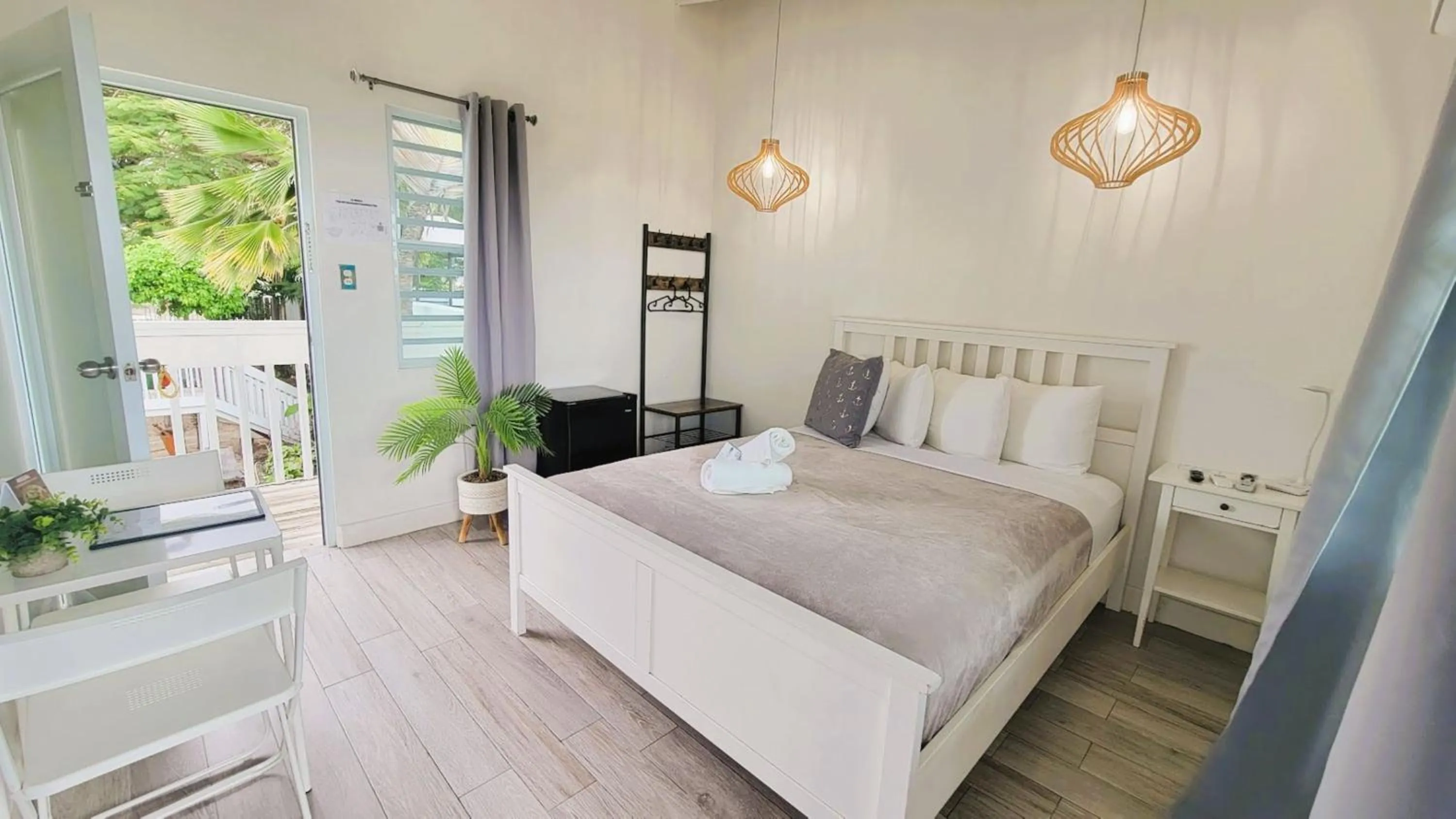 Bed in La Jamaca - An Island Vibe Hotel