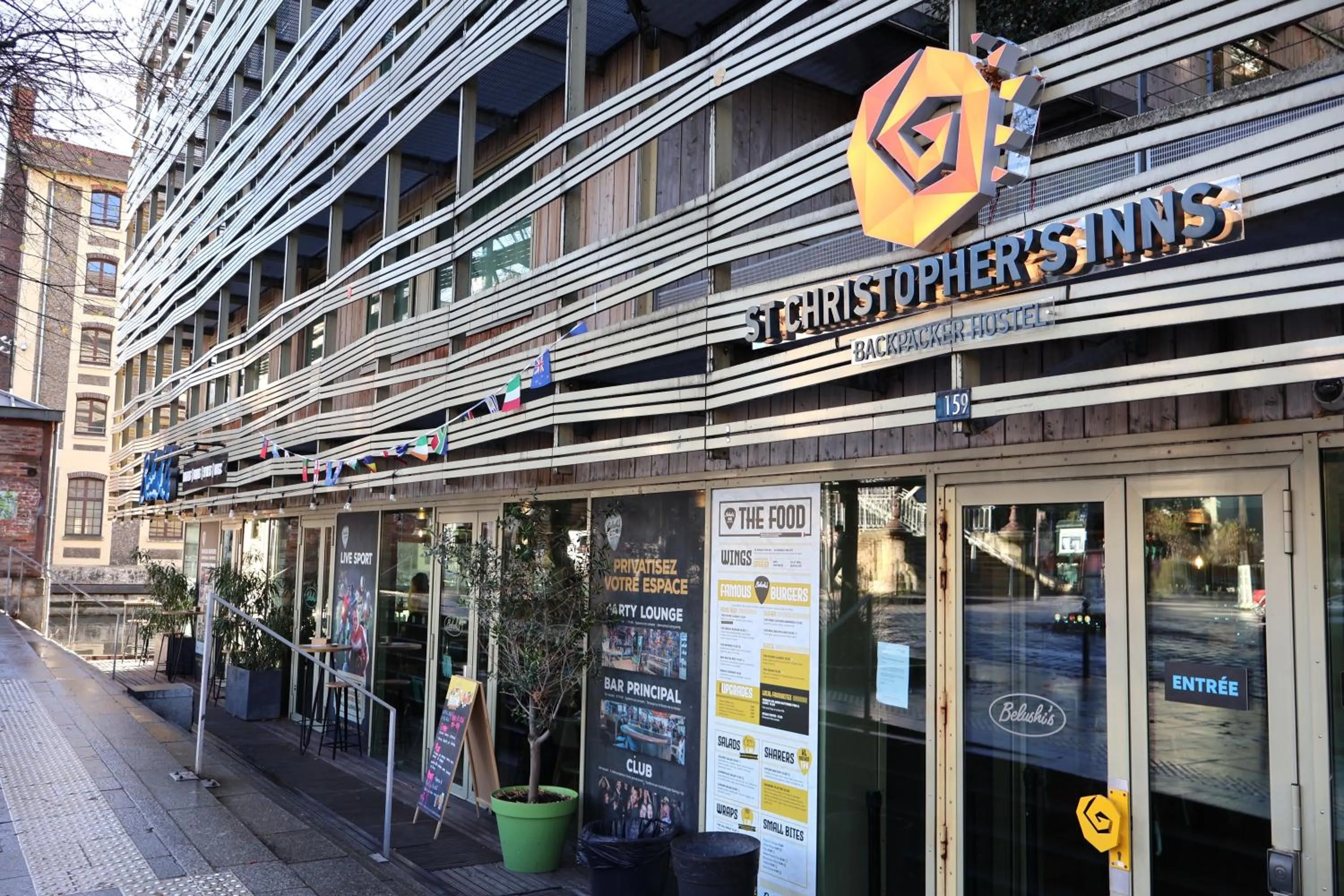 Facade/entrance in St Christopher's Inn Paris - Canal