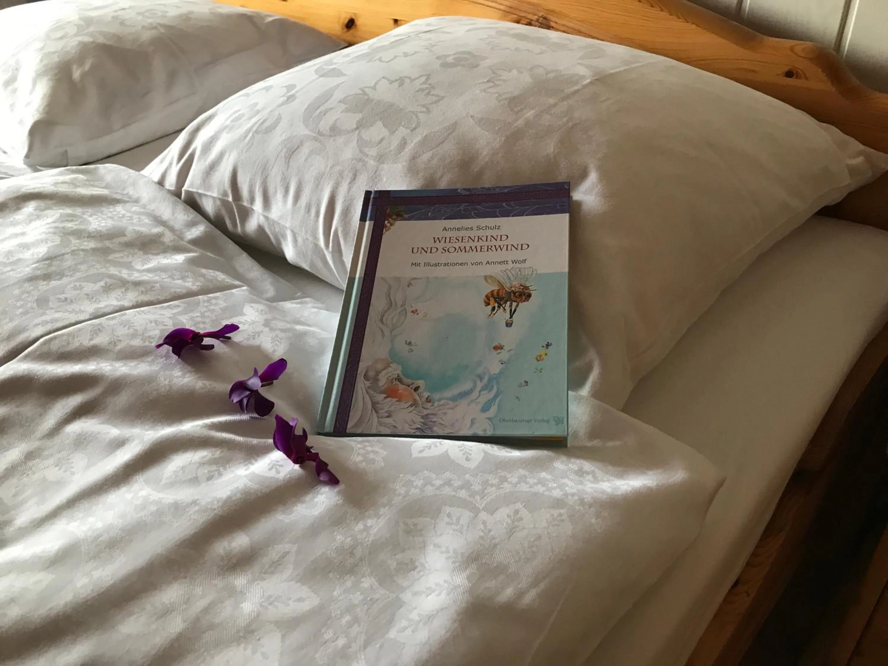 Bed in Pension Grandel