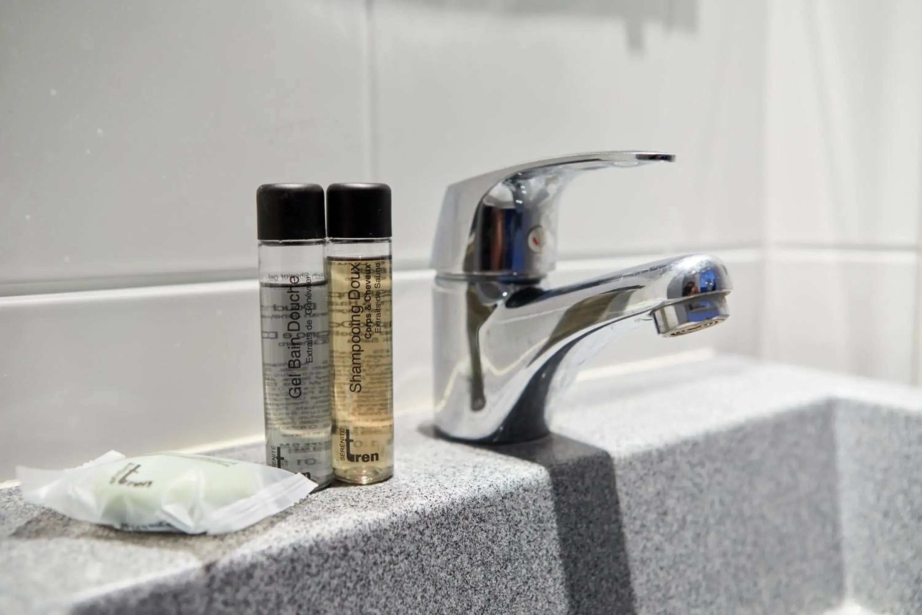 Economy Double Room with Private Bathroom in St Christopher's Inn Paris - Gare du Nord Economy Double Room with Private Bathroom in St Christopher's Inn Paris - Gare du Nord