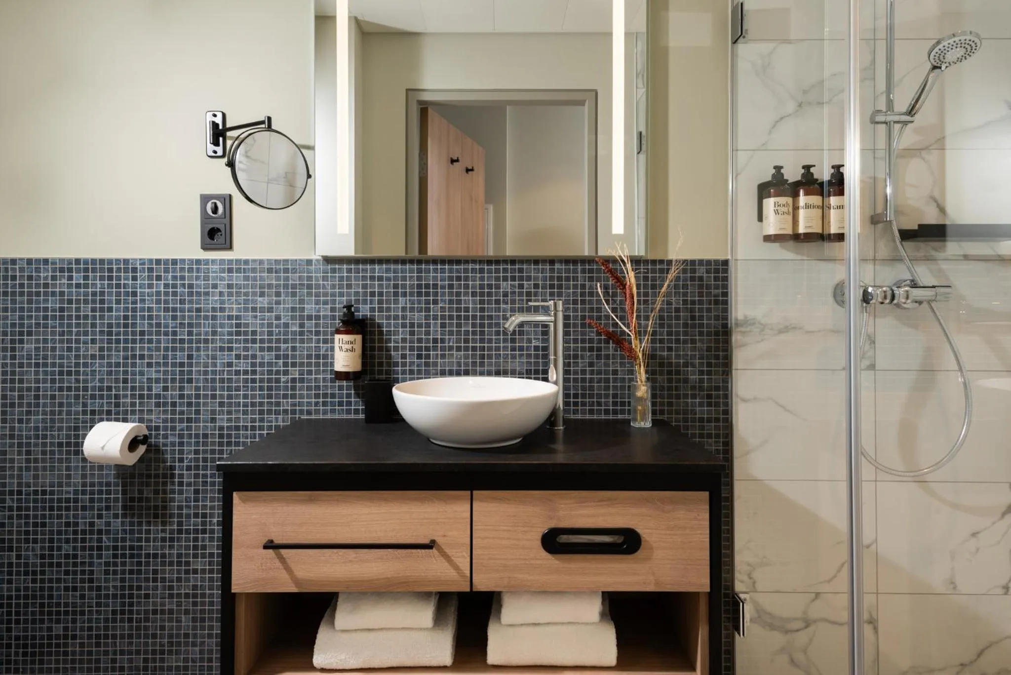 Shower in master Mirabell