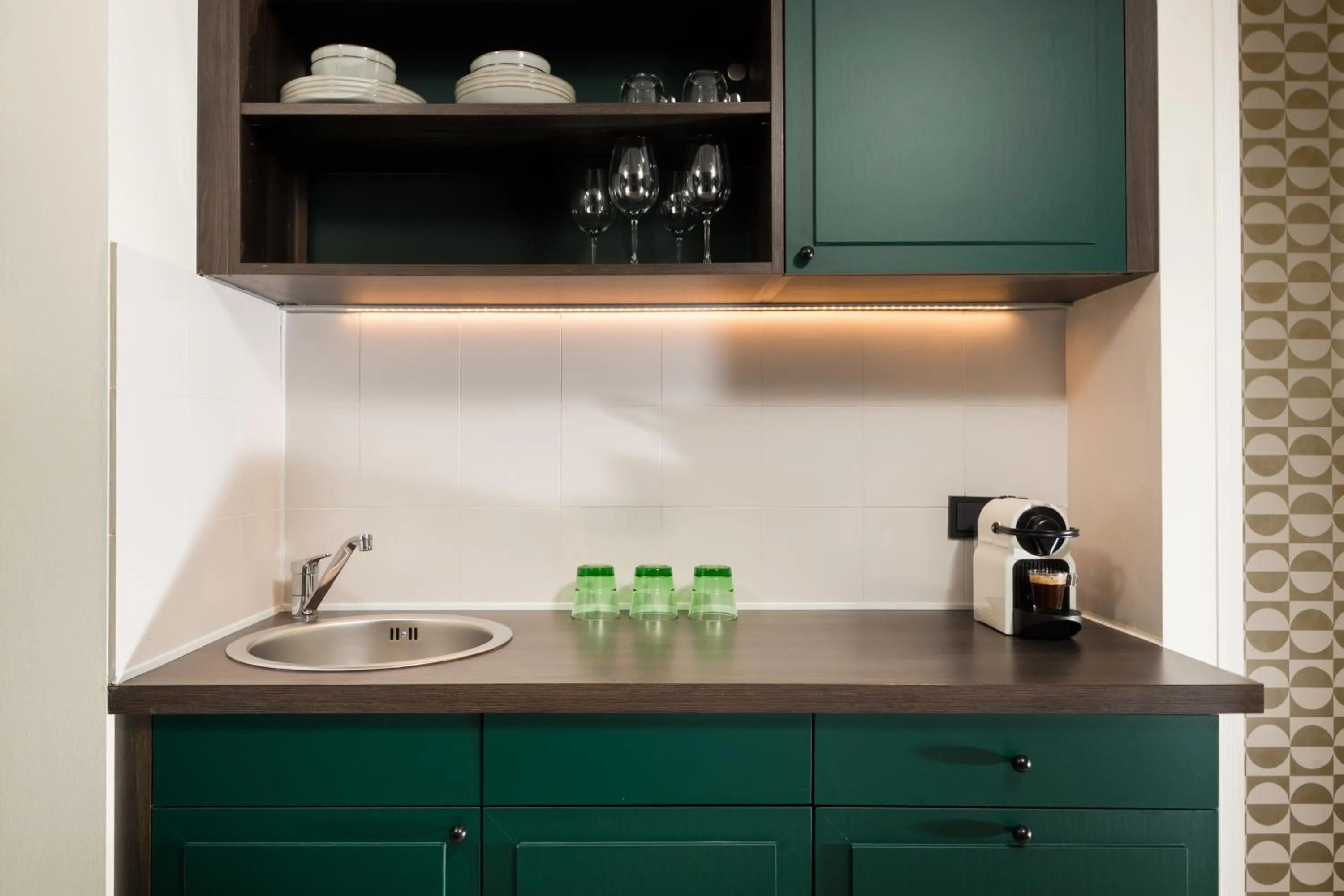 Kitchen or kitchenette in master Mirabell