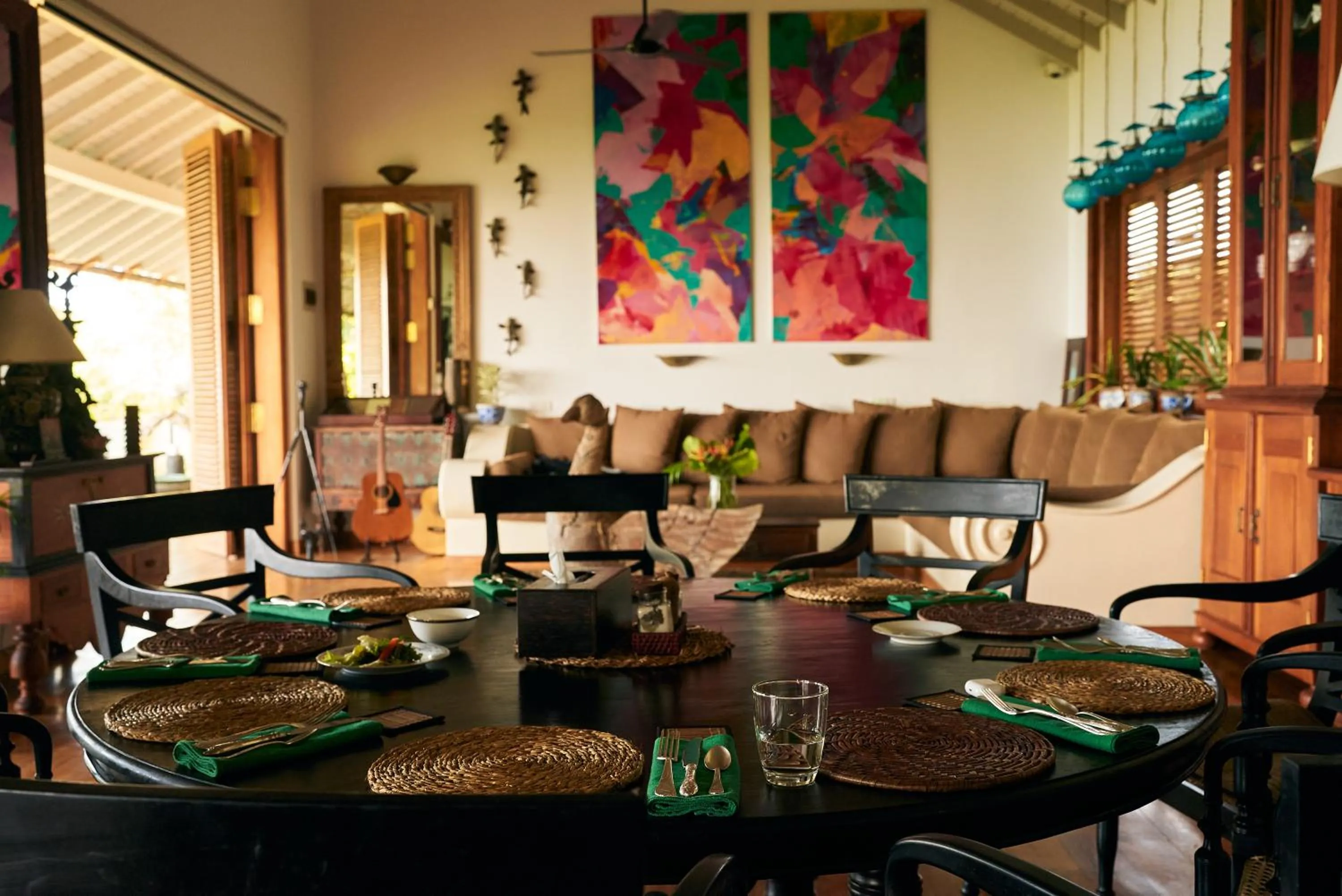 Restaurant/places to eat in Villa SPACE