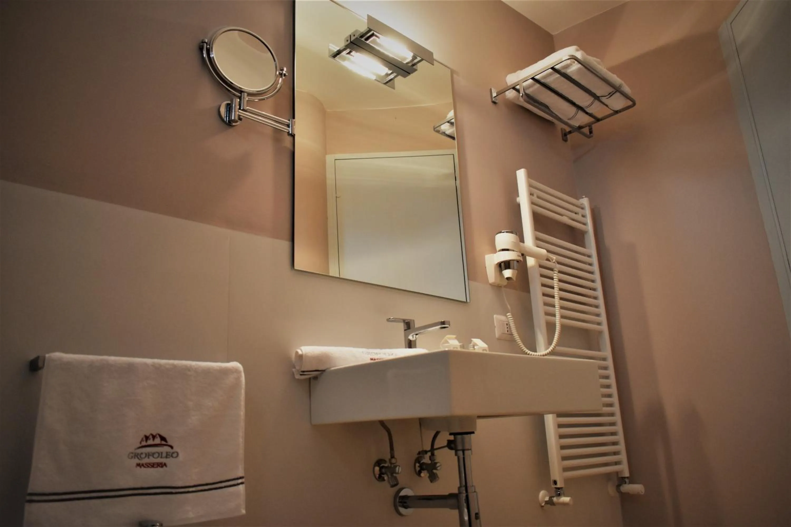 Bathroom in Masseria Grofoleo