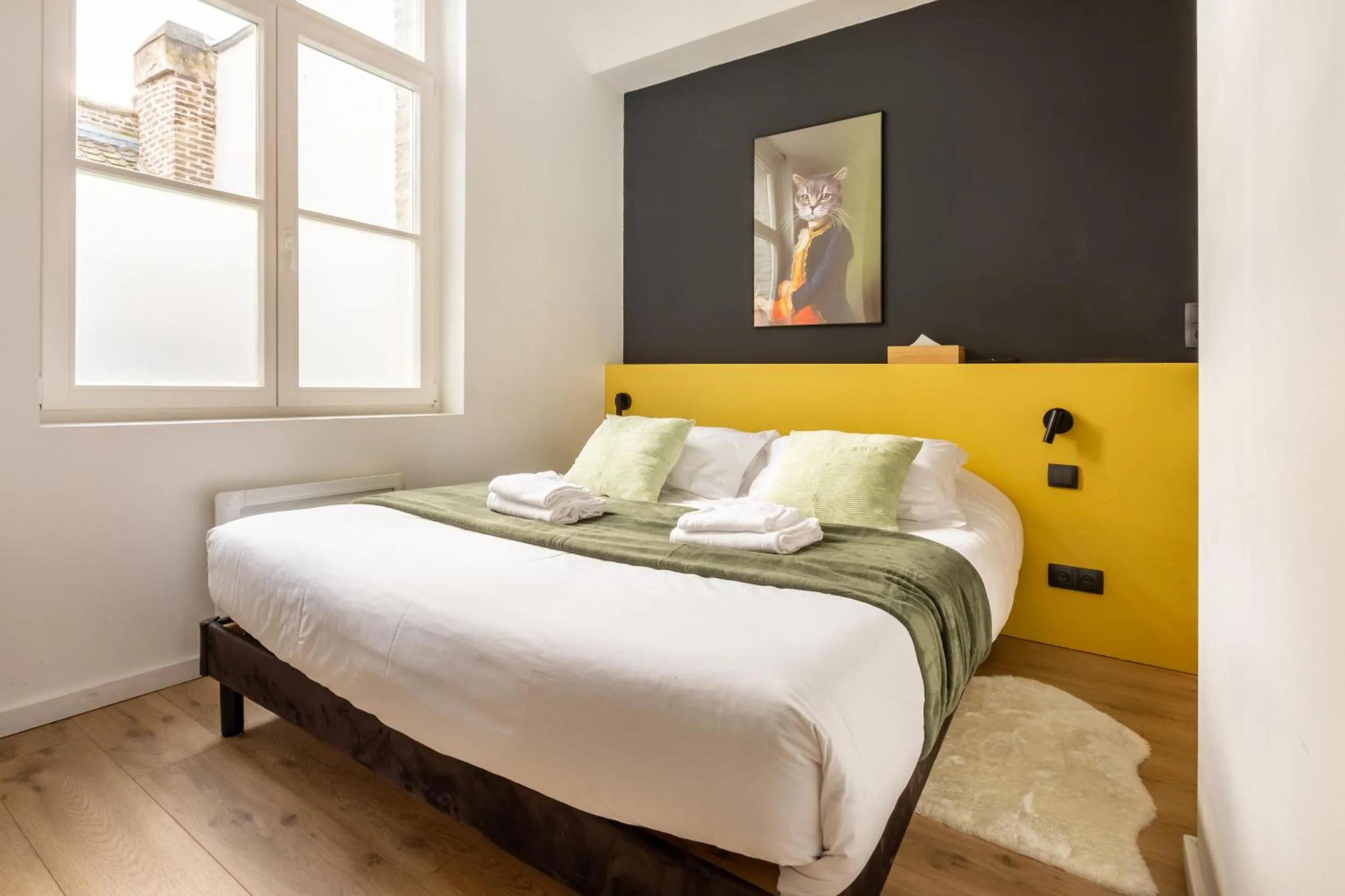 Bedroom, Bed in Au Chat Qui Dort Lille - Magasin